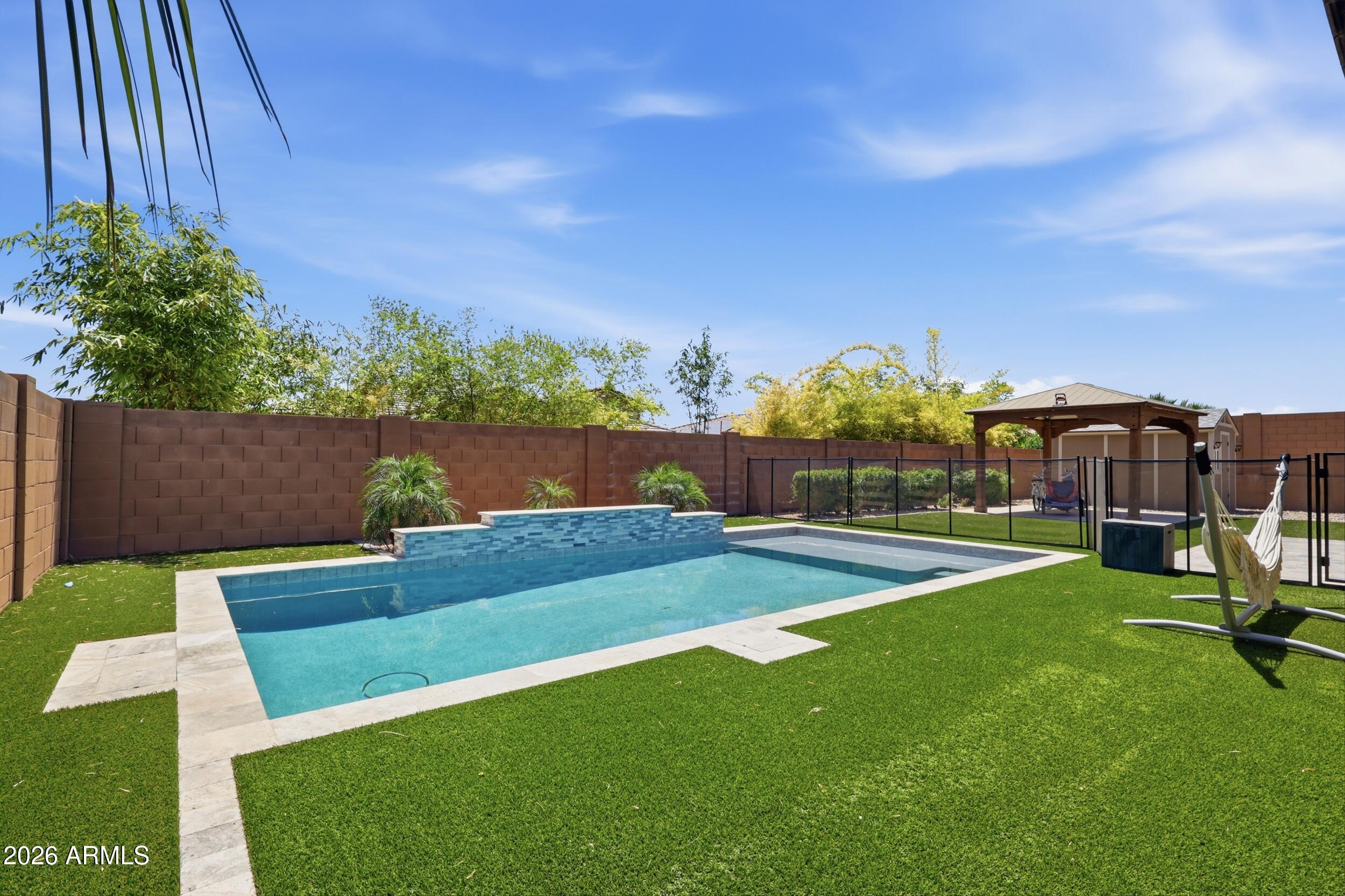 FALCON VIEW - Residential