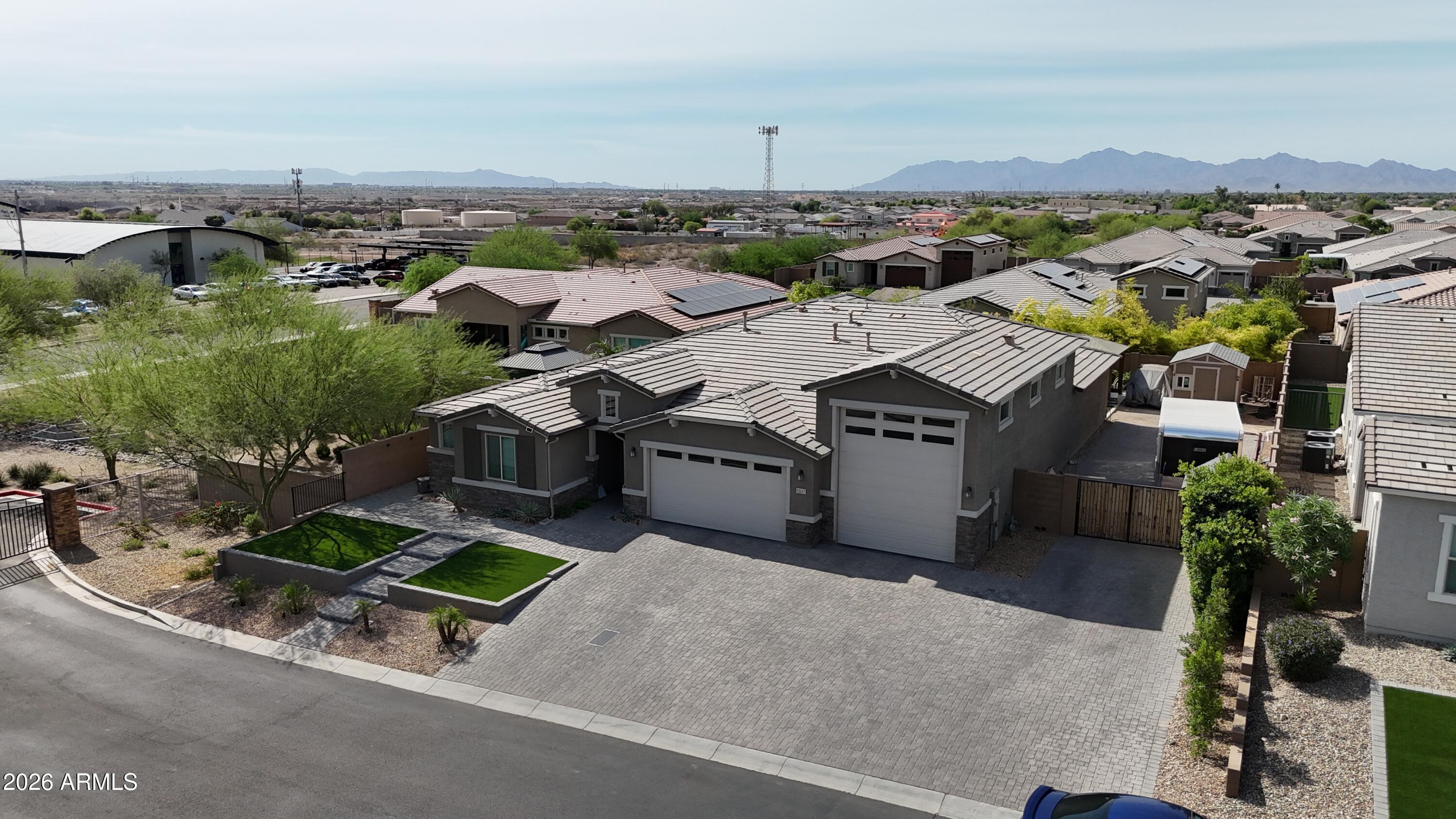 FALCON VIEW - Residential