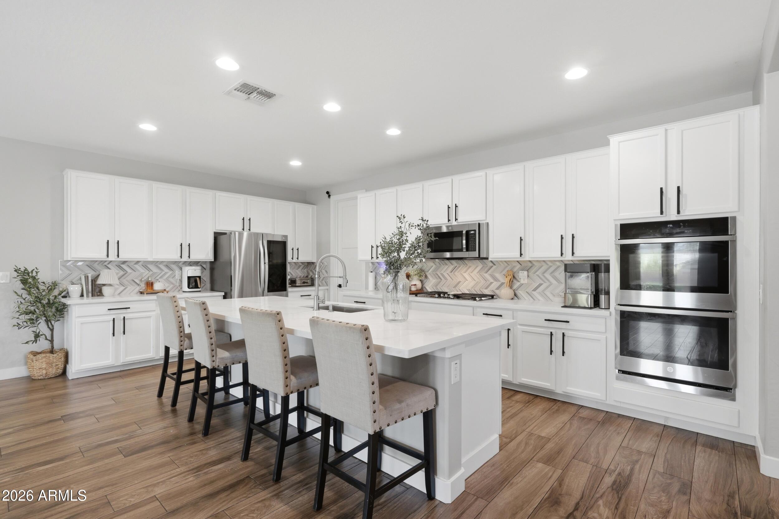 FALCON VIEW - Residential