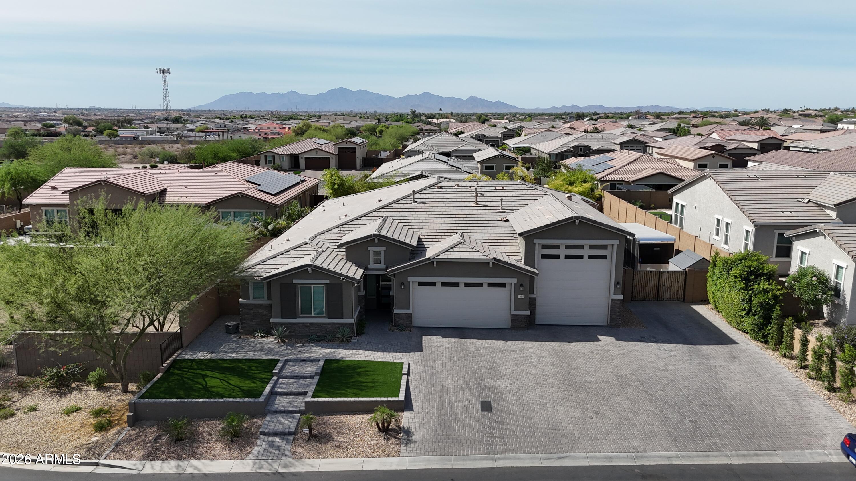 FALCON VIEW - Residential
