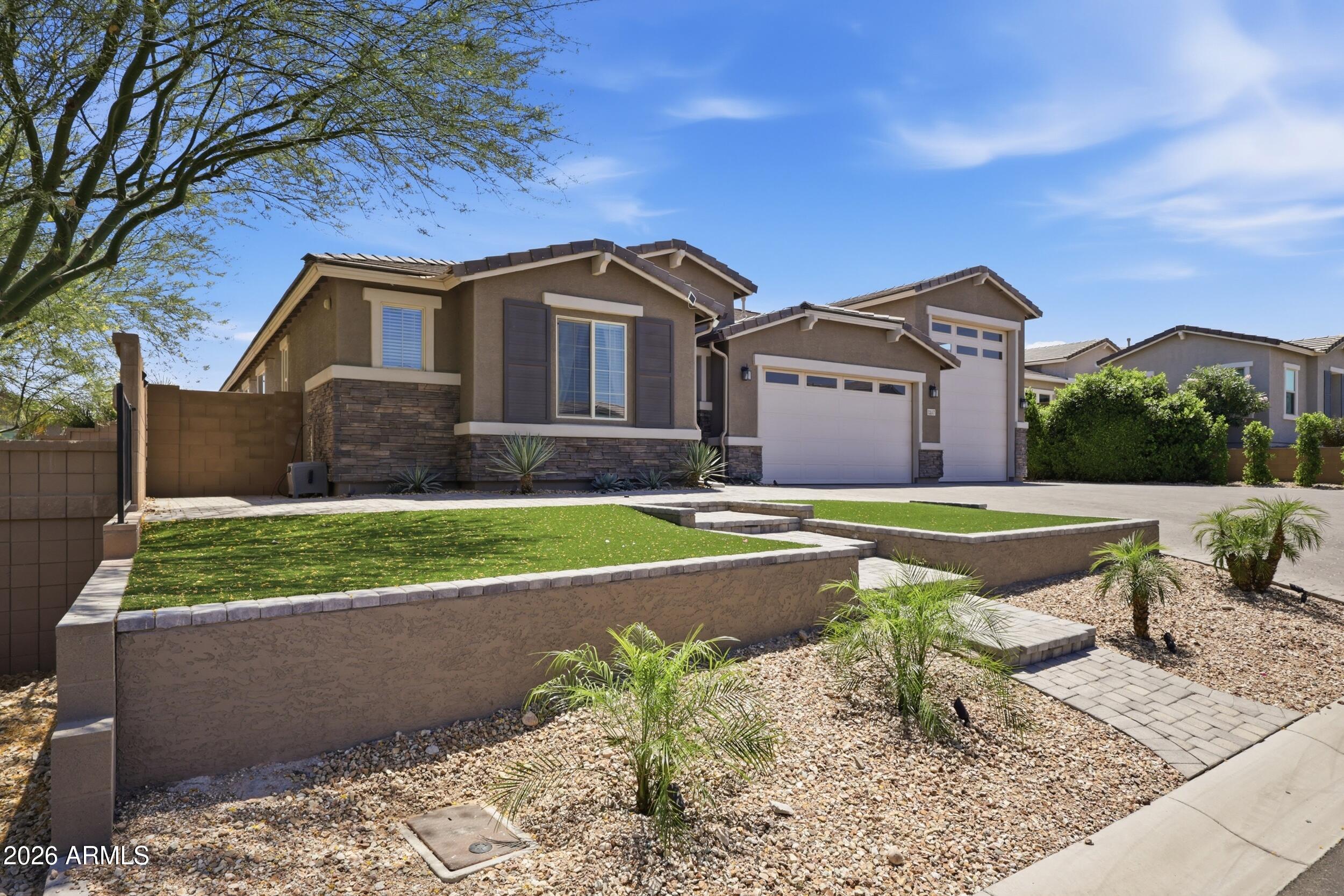 FALCON VIEW - Residential