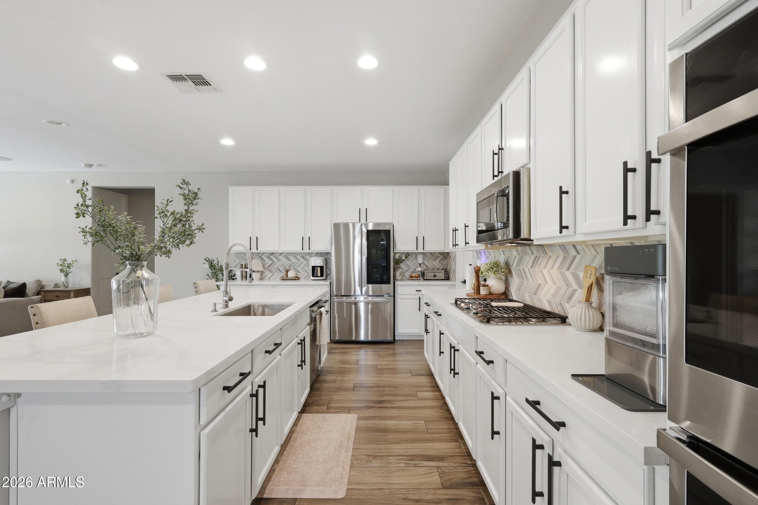 FALCON VIEW - Residential