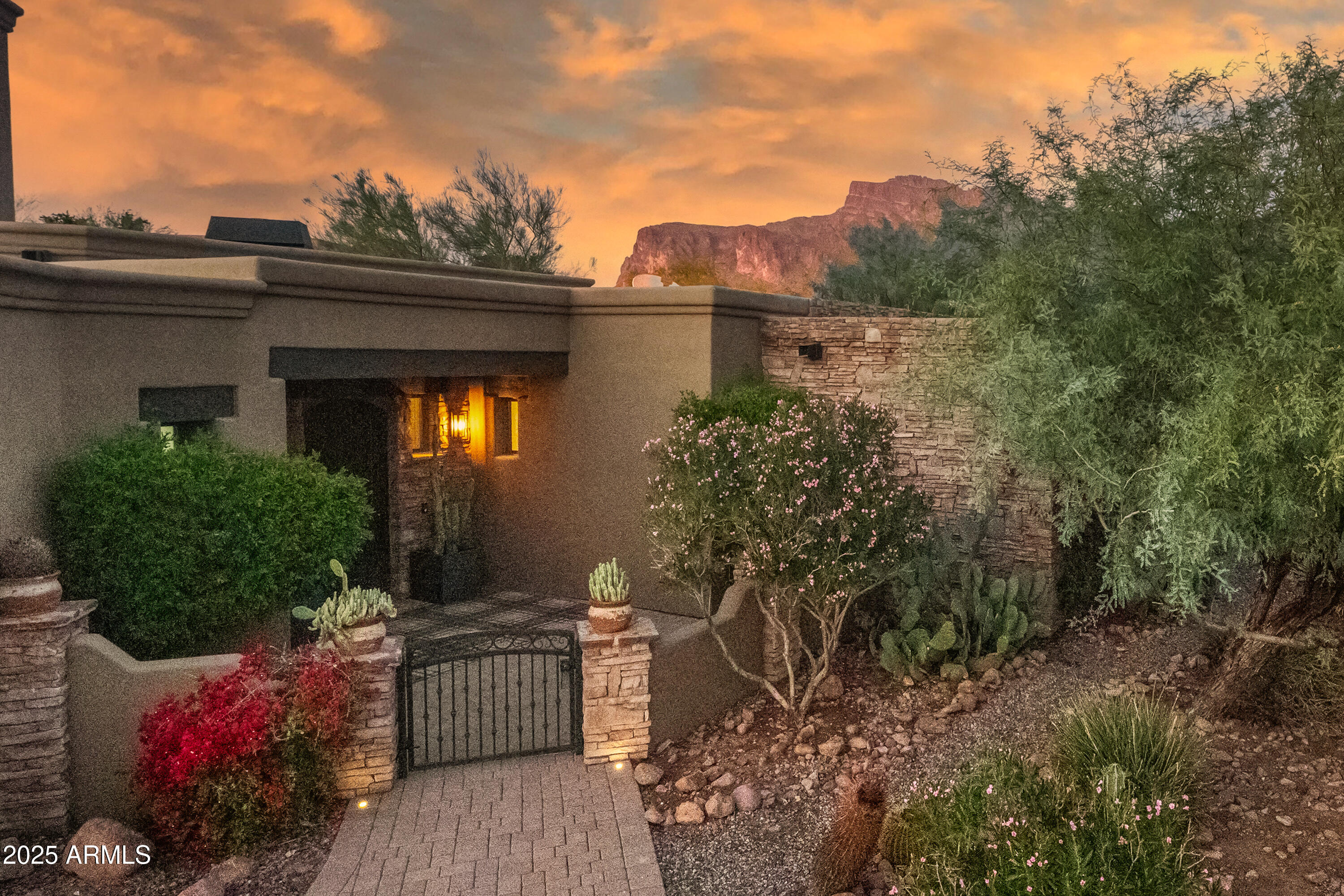 Superstition Mountain - Residential