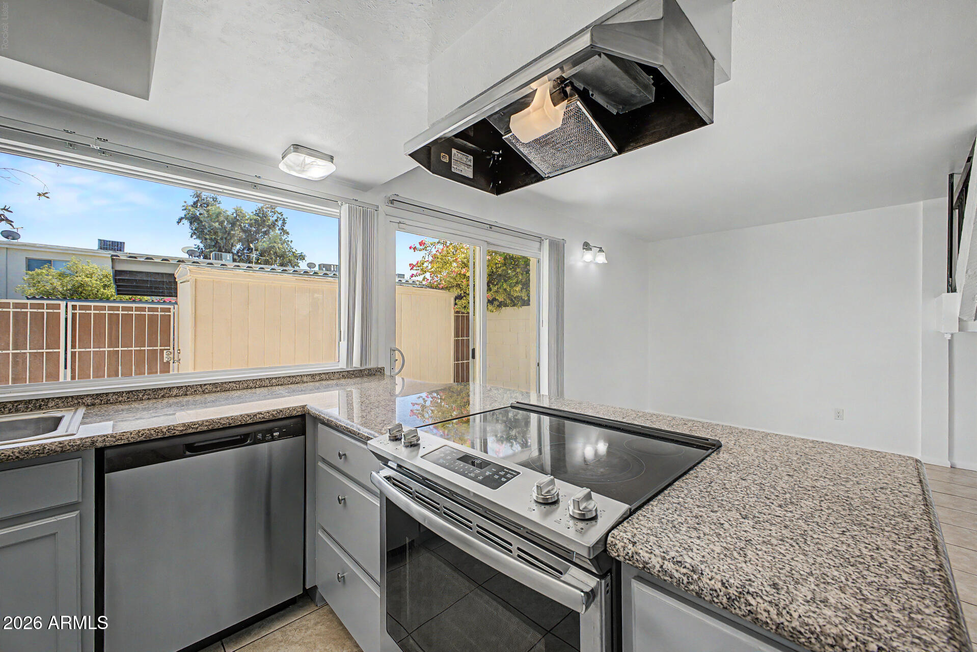 CASA FIESTA TOWNHOUSES - Residential