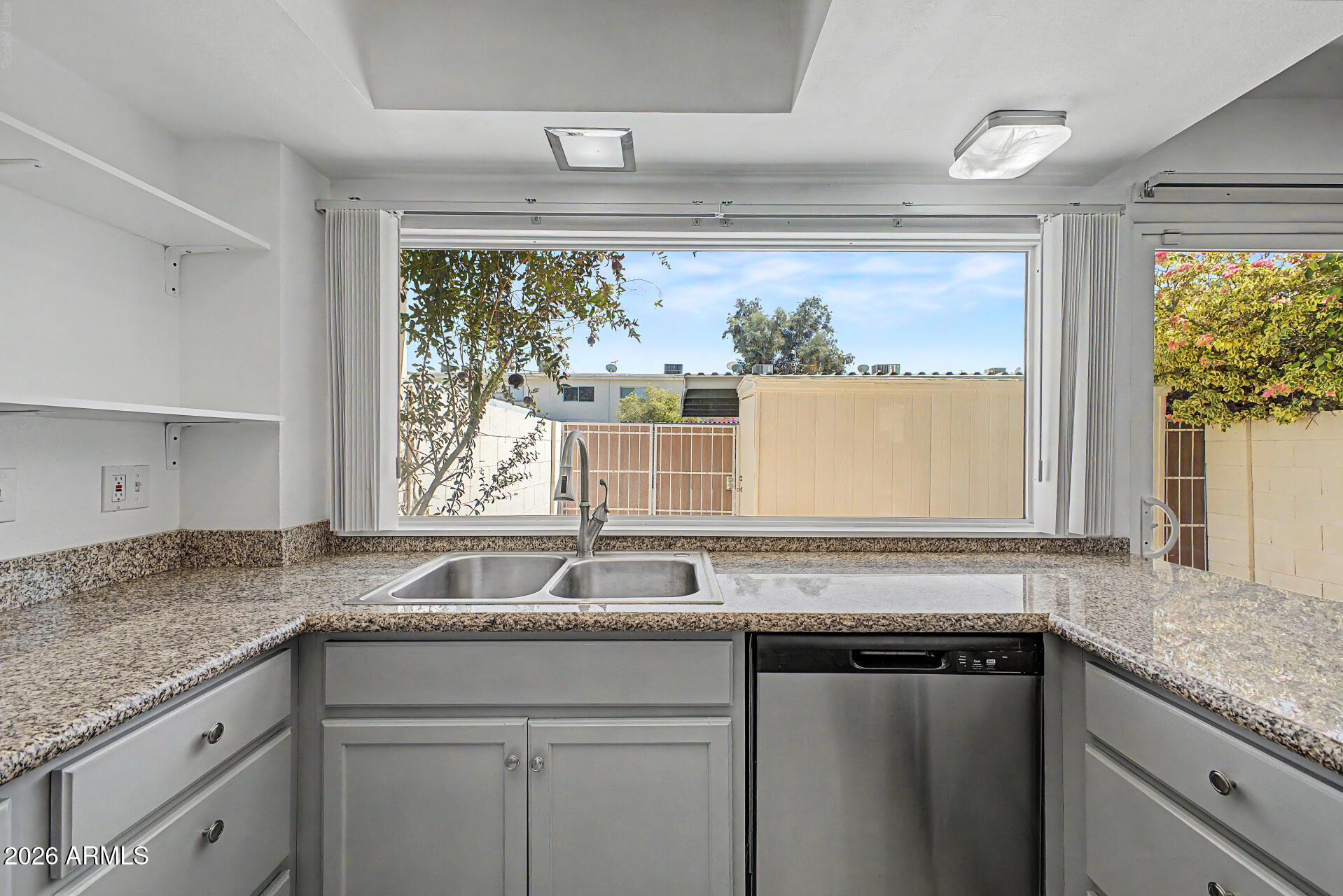 CASA FIESTA TOWNHOUSES - Residential