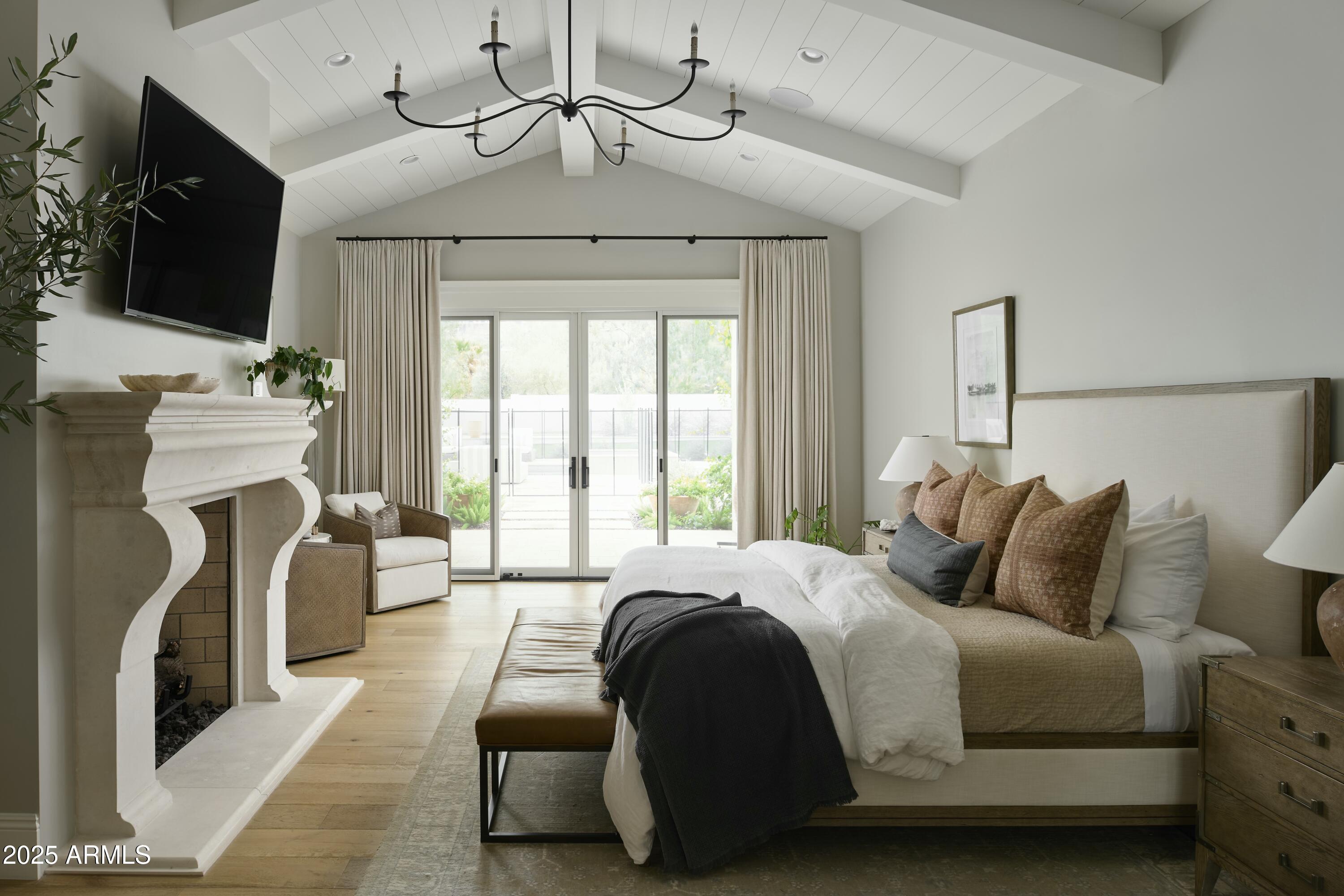 ROYAL VIEW - Residential