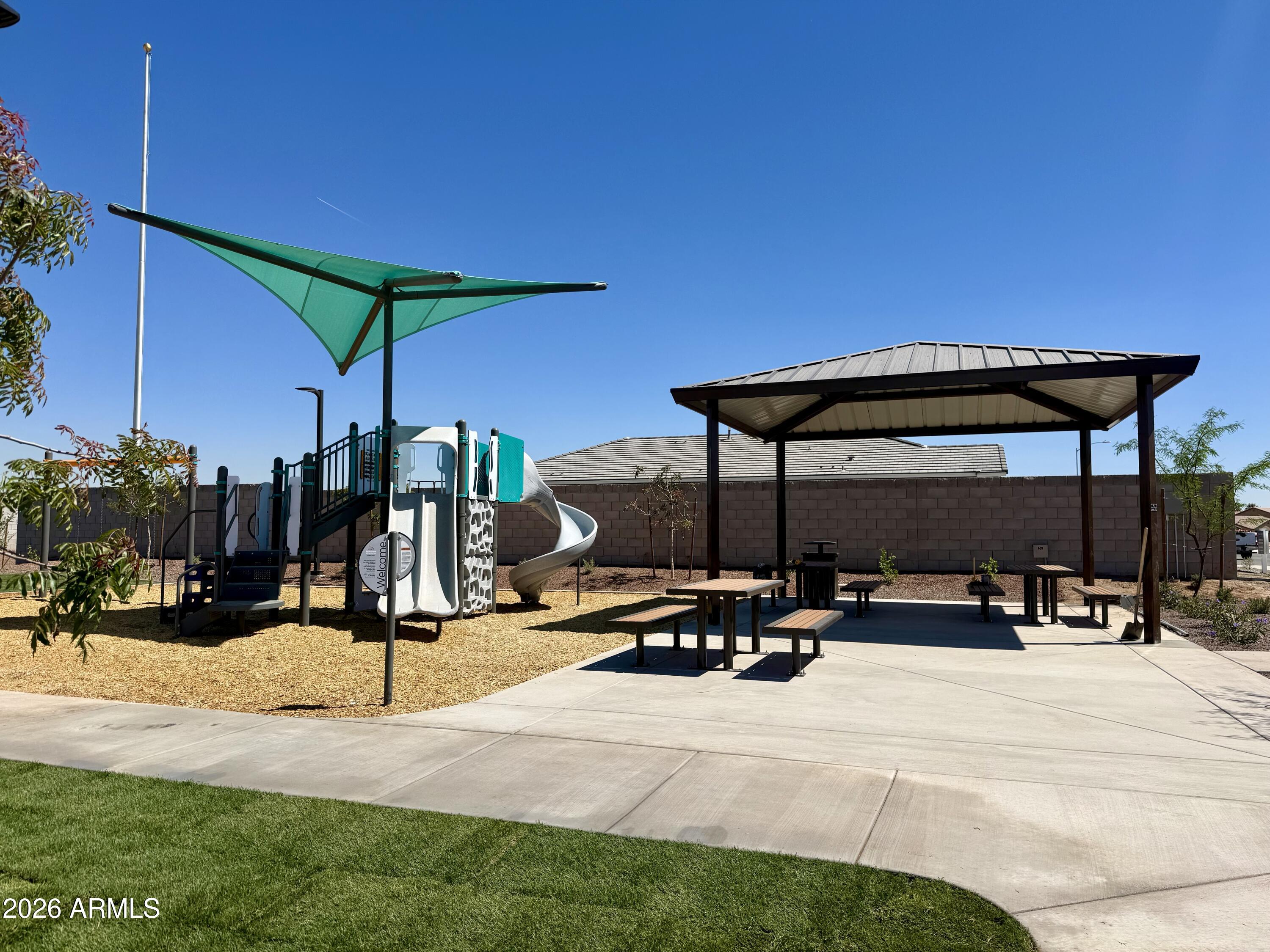 LAVEEN FARMS - Residential