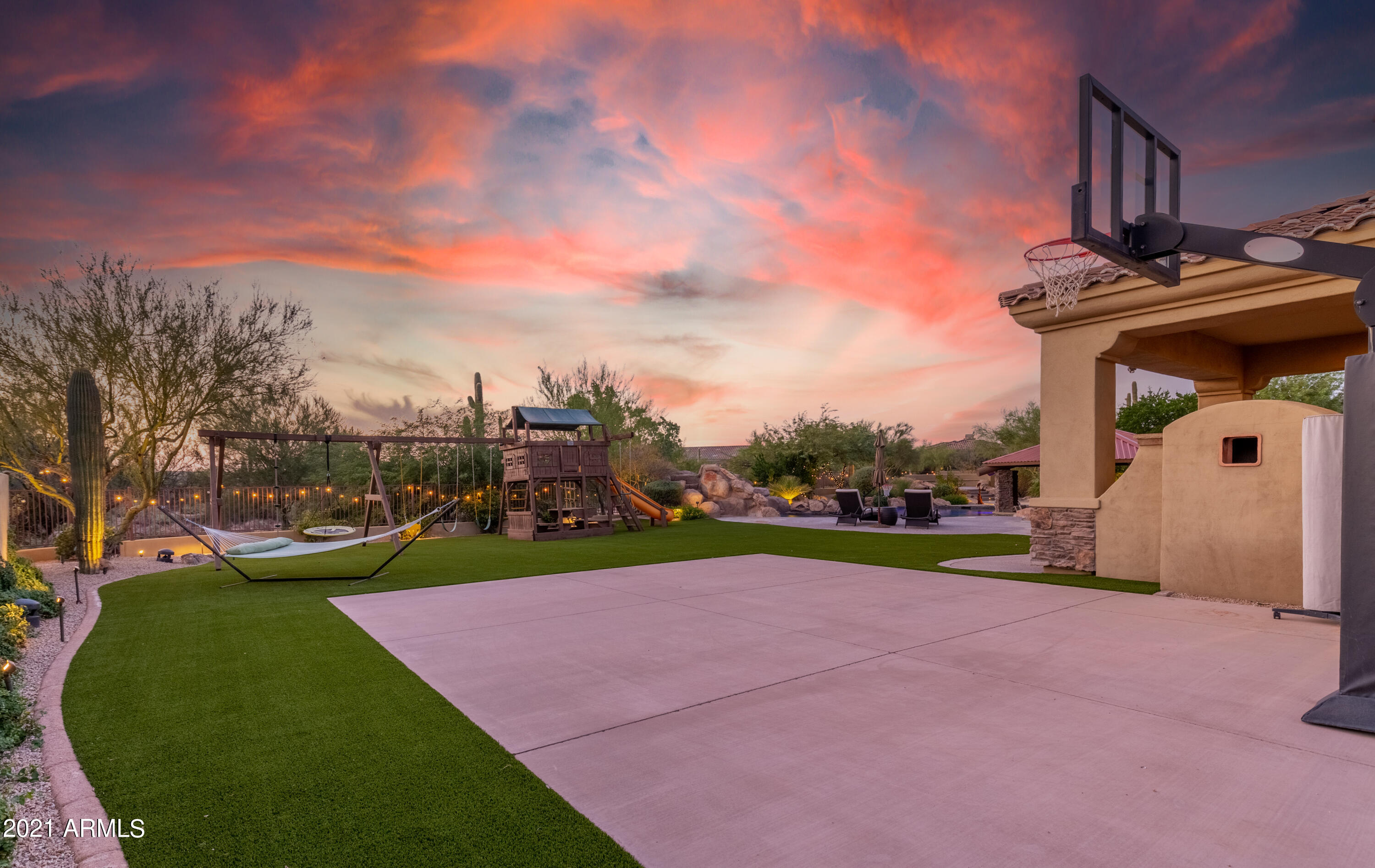 SAGUARO ESTATES - Residential