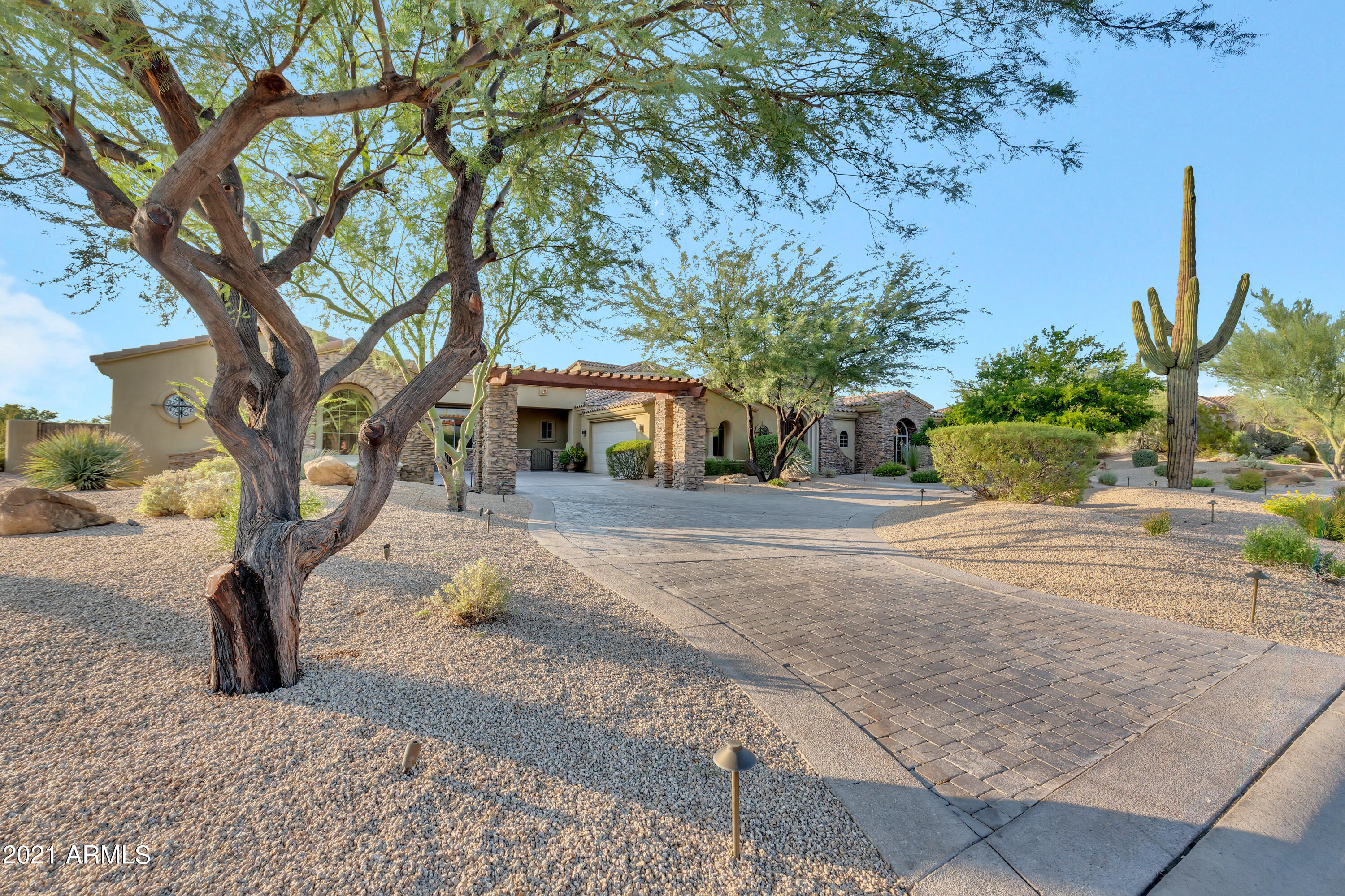 SAGUARO ESTATES - Residential