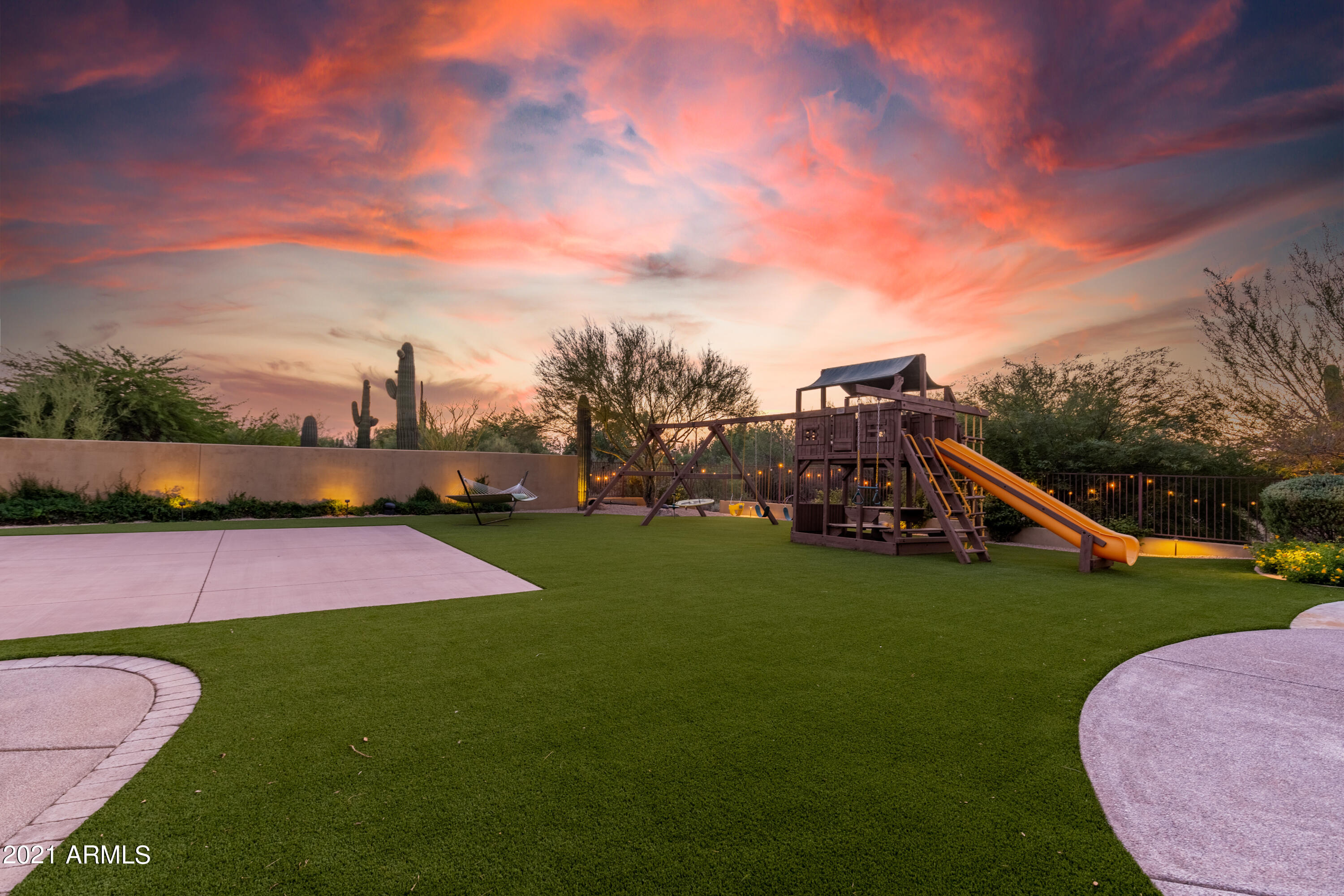 SAGUARO ESTATES - Residential
