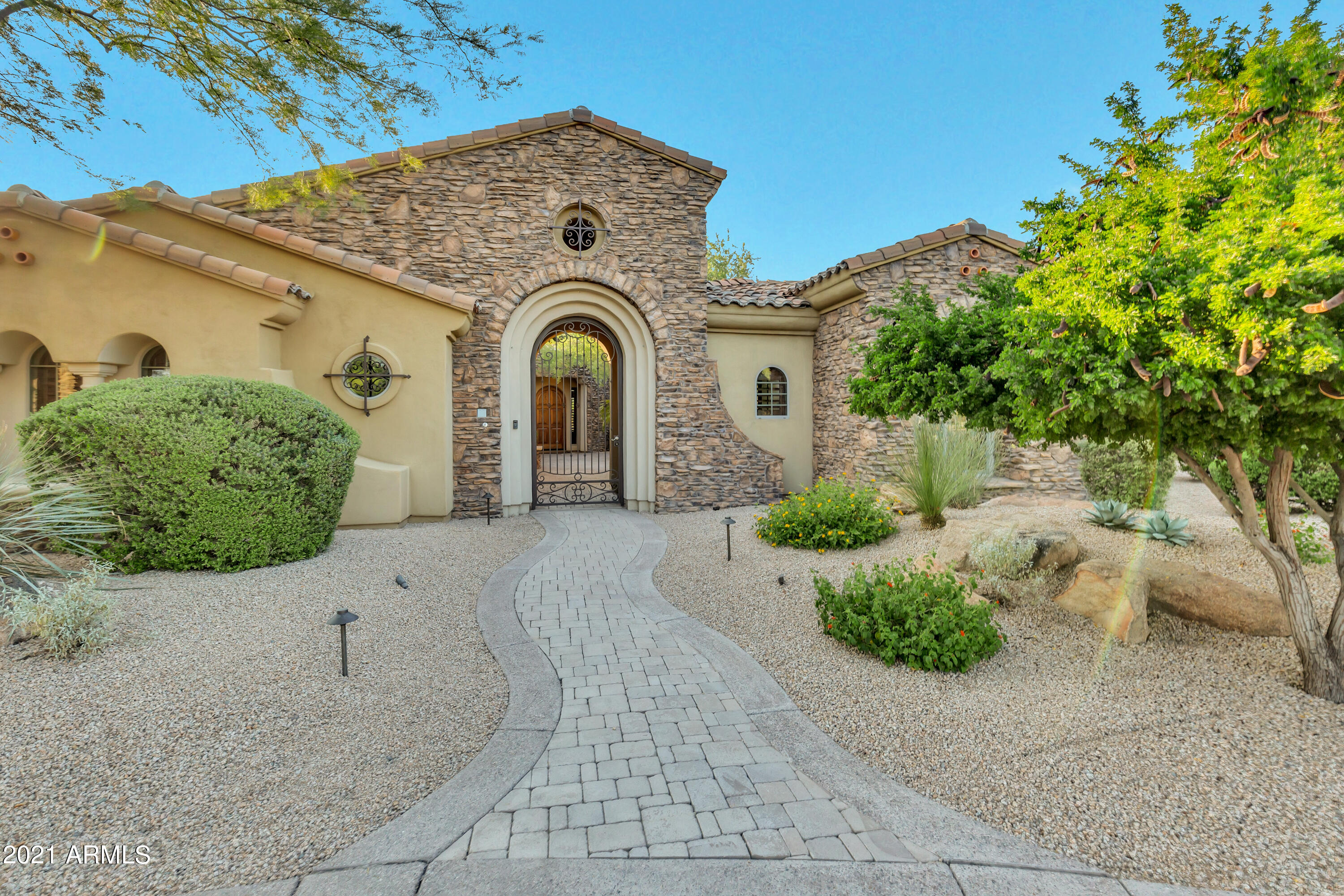 SAGUARO ESTATES - Residential