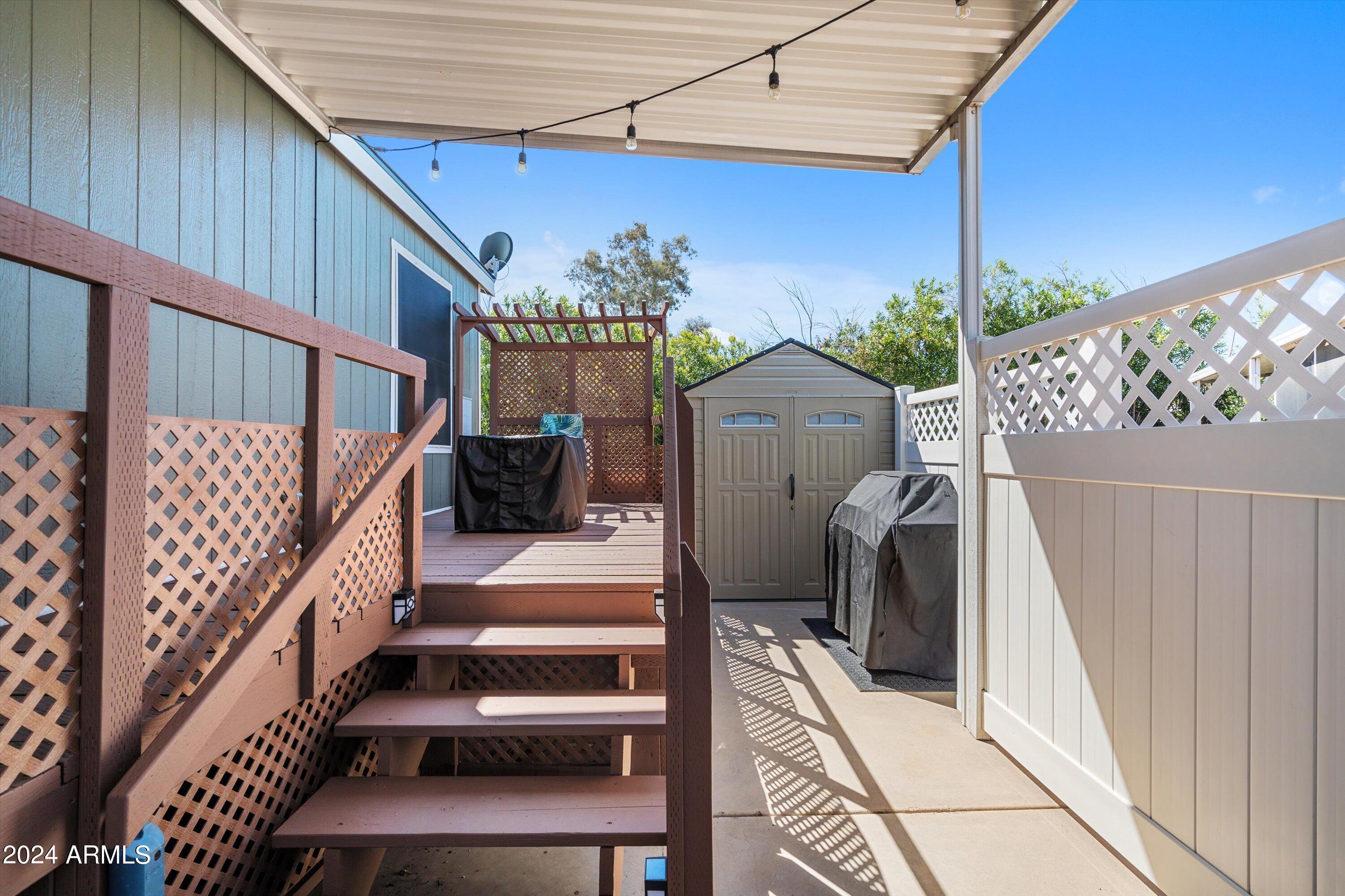 SUBDIVION OF E2 SEC 24 T3N R1E - Residential
