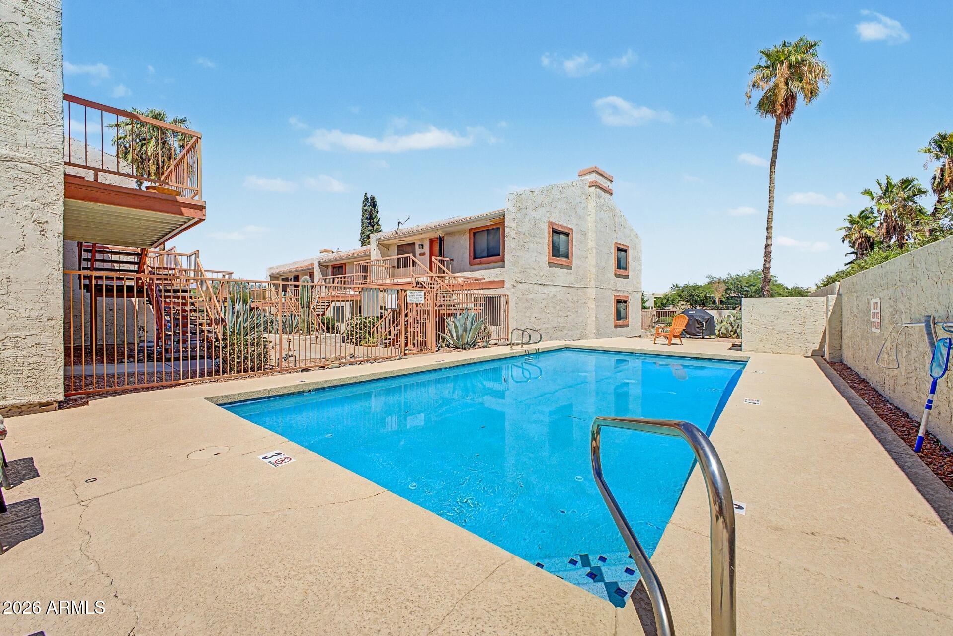Vista Grande El Lago - Residential