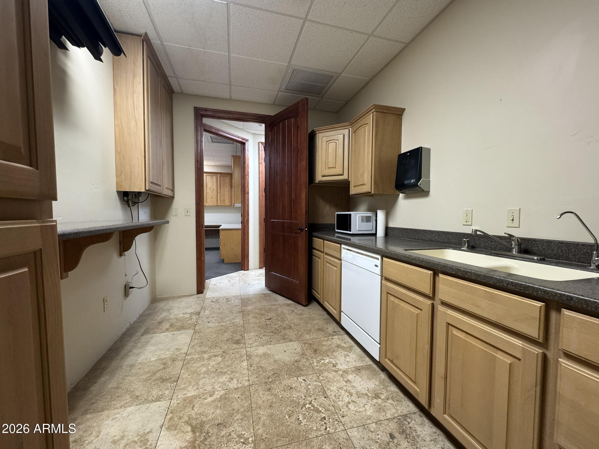 BAHAMA BUSINESS PLAZA 2ND AMD - Commercial Lease