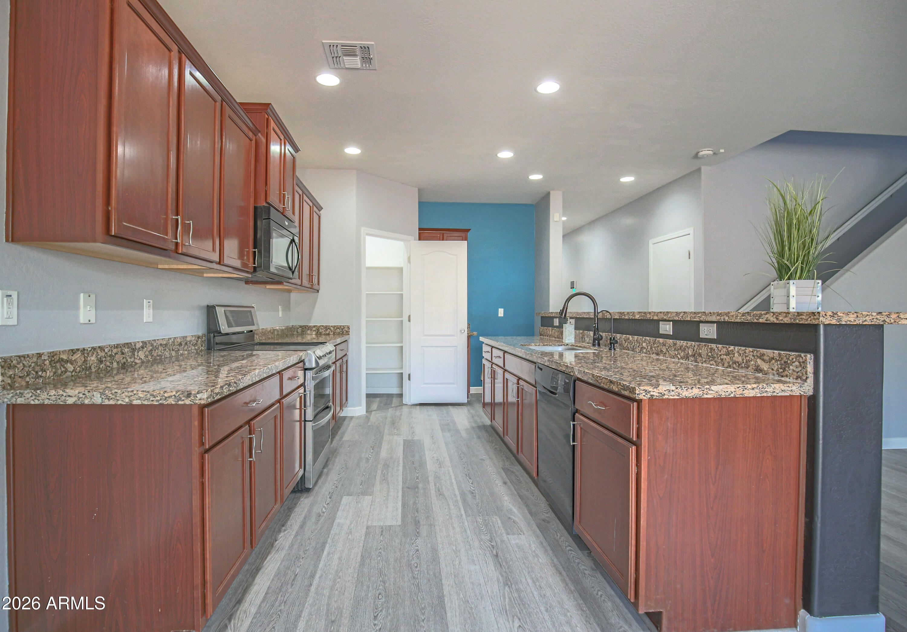 CRYSTAL VISTA - Residential
