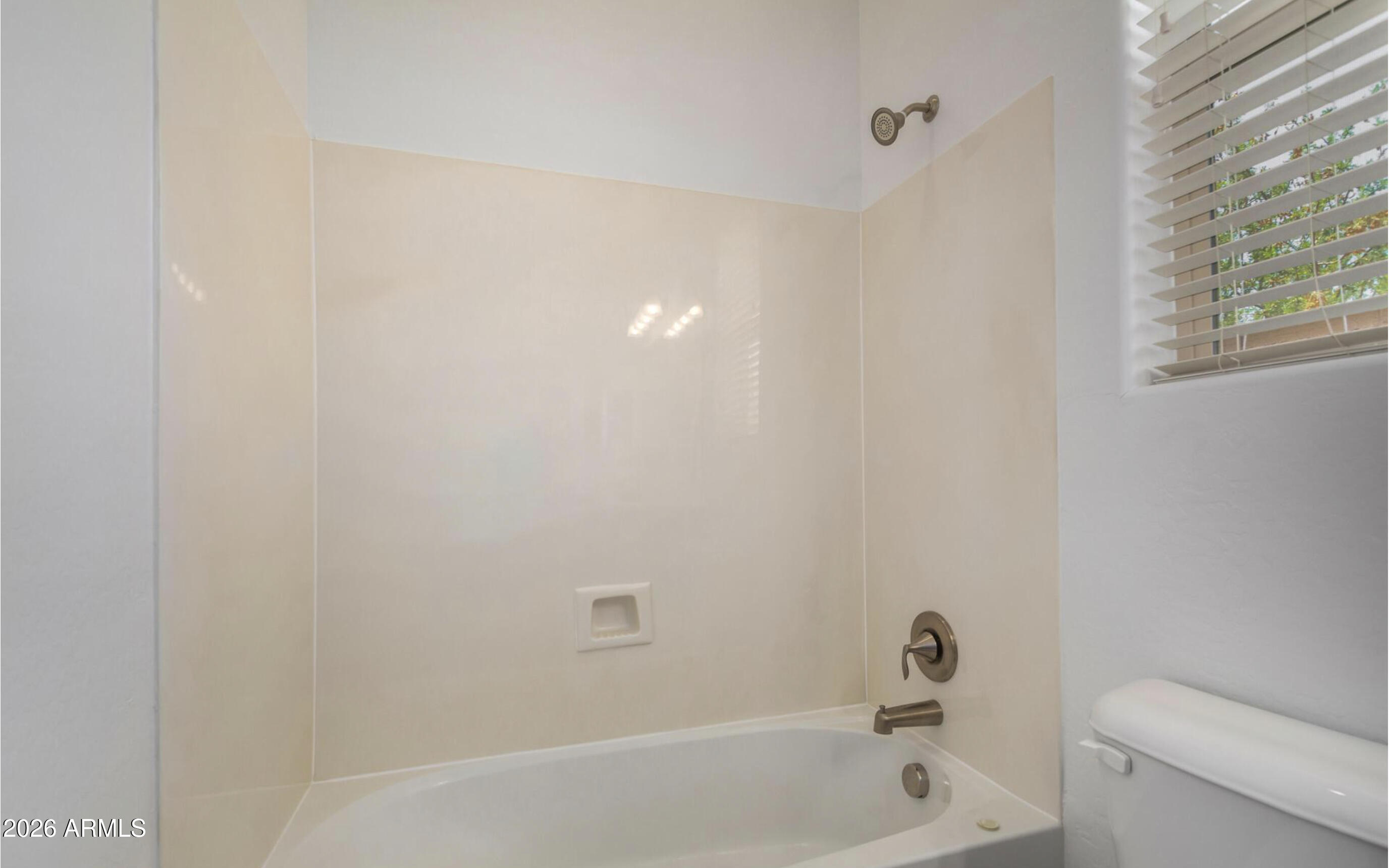 SONORAN COMMONS PHASE 1 REPLAT - Residential Lease