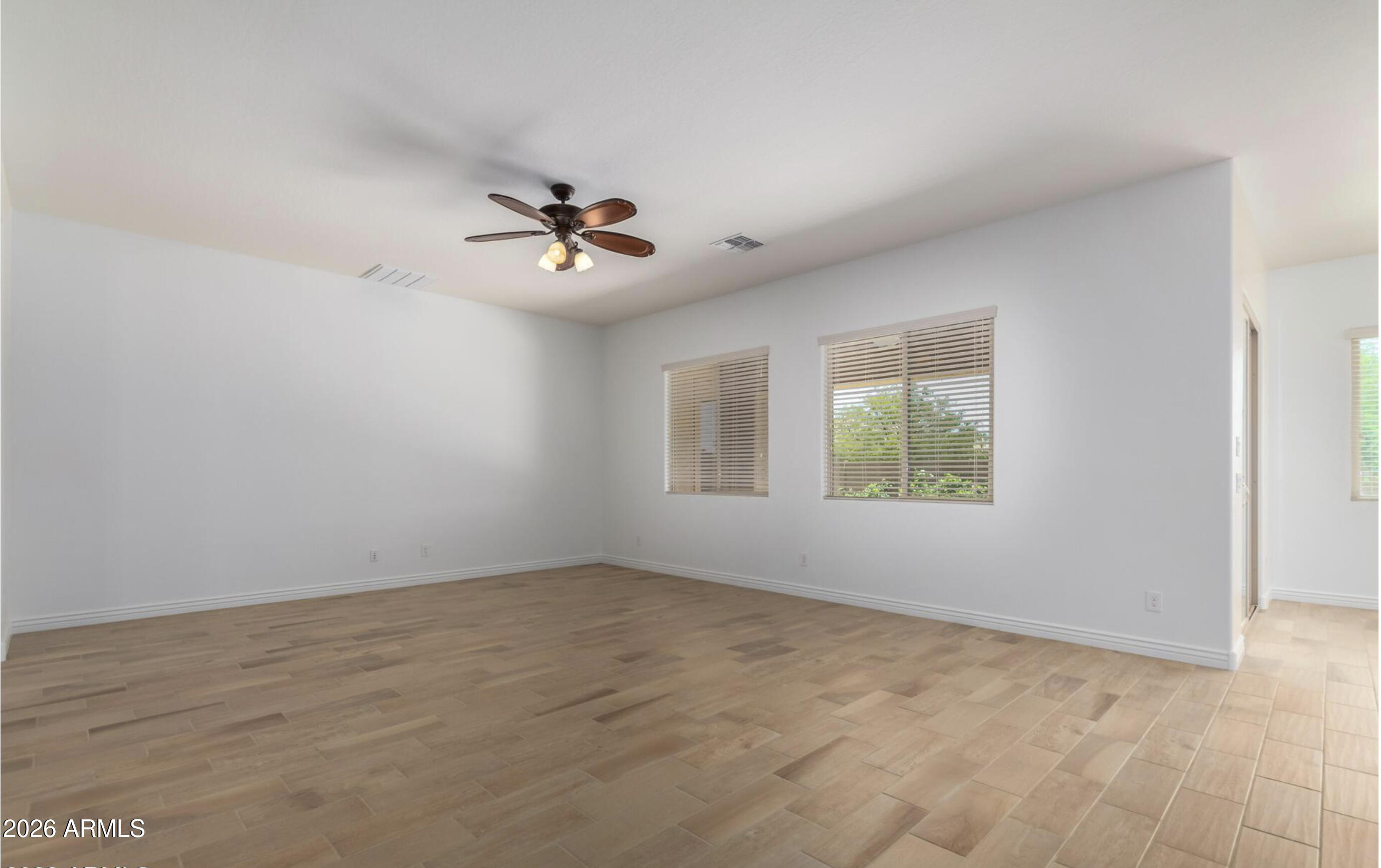 SONORAN COMMONS PHASE 1 REPLAT - Residential Lease