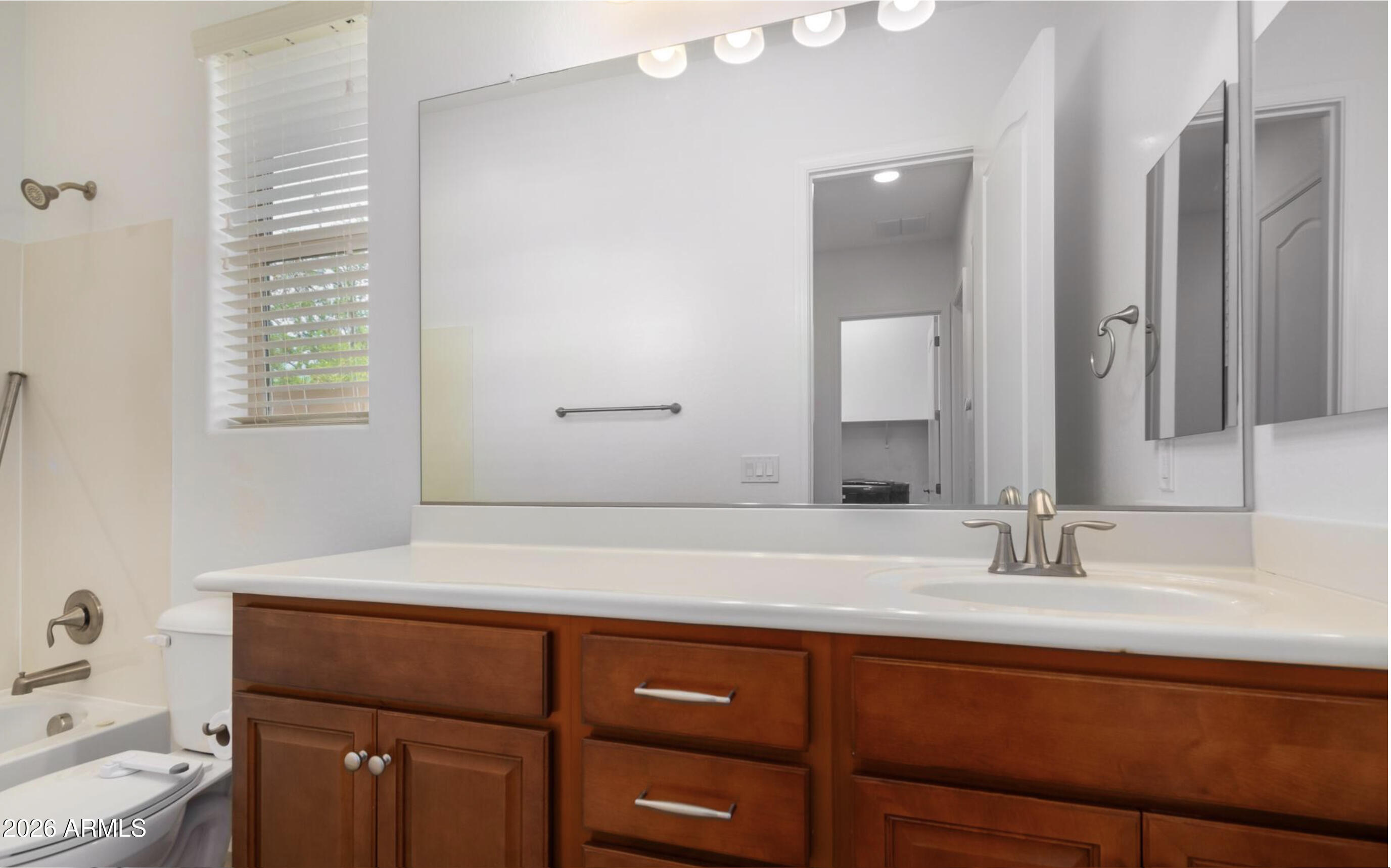 SONORAN COMMONS PHASE 1 REPLAT - Residential Lease
