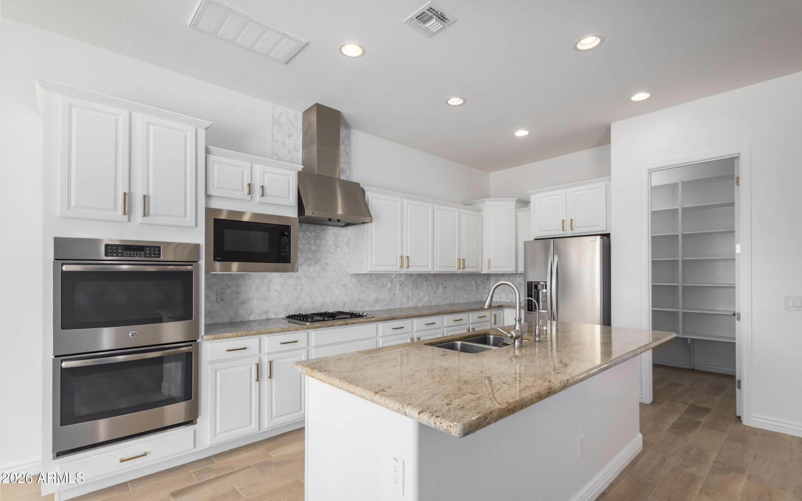 SONORAN COMMONS PHASE 1 REPLAT - Residential Lease