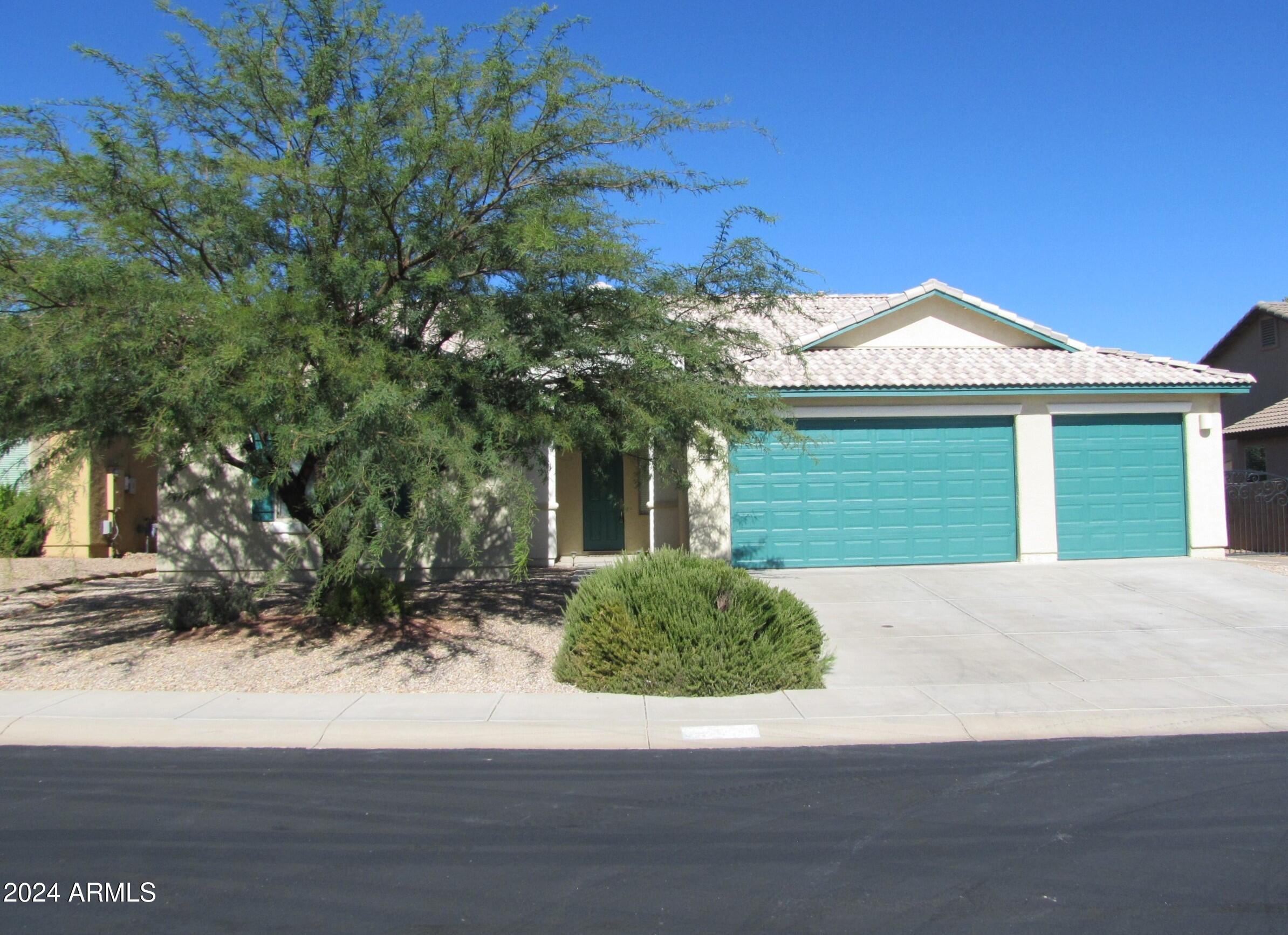 ESTATES AT HOLIDAY - Residential Lease