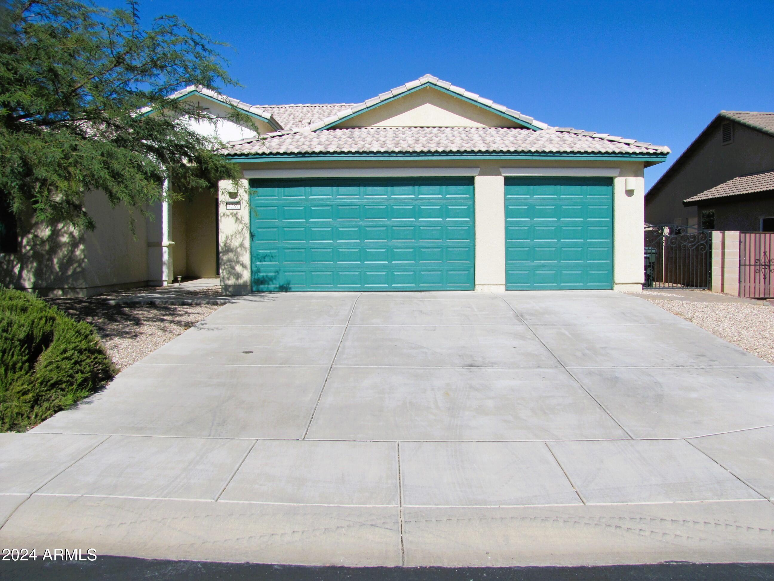 ESTATES AT HOLIDAY - Residential Lease