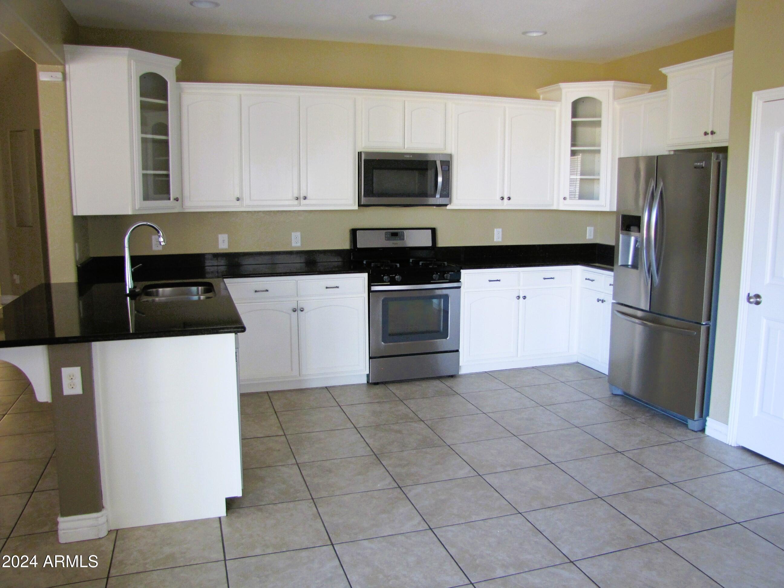 ESTATES AT HOLIDAY - Residential Lease