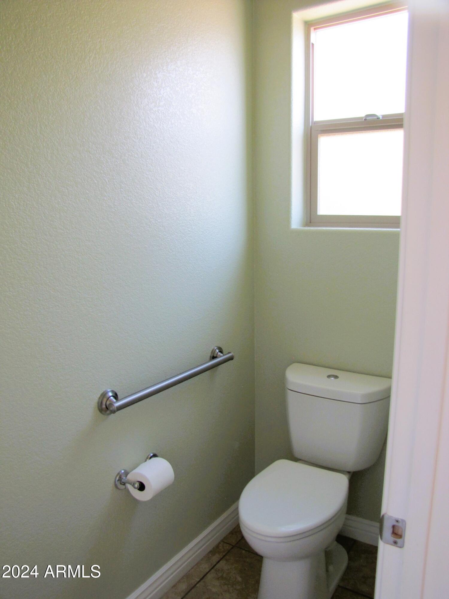 ESTATES AT HOLIDAY - Residential Lease
