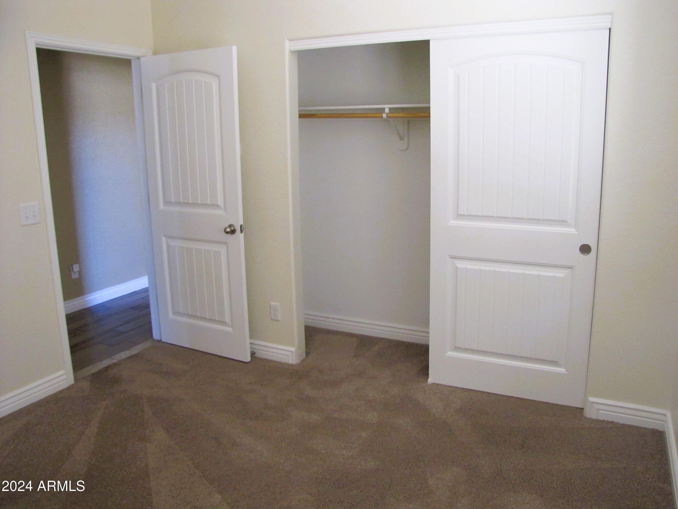 ESTATES AT HOLIDAY - Residential Lease