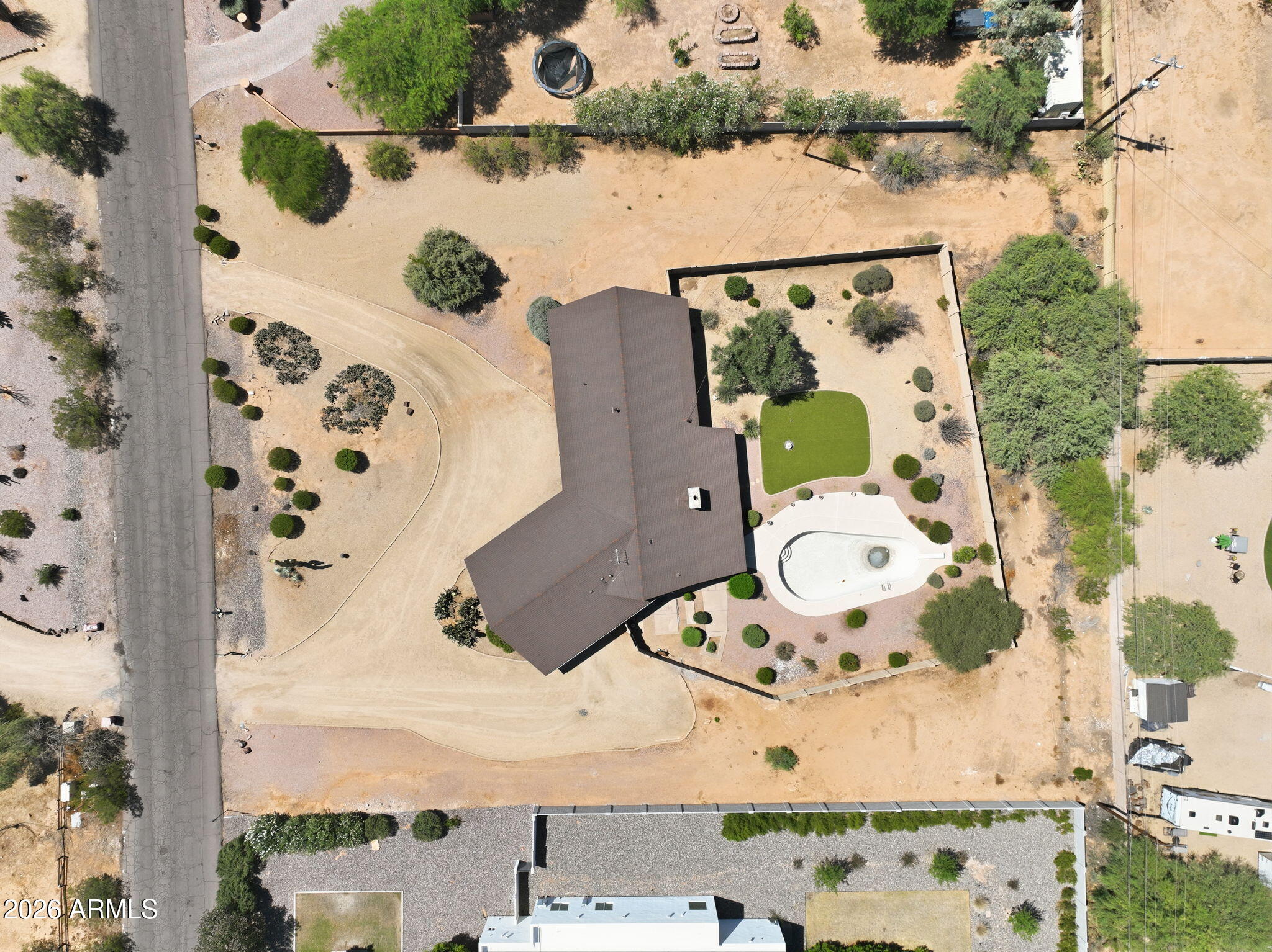 Sundown Dr. in Central Scottsdale is fast becoming a ''street of dreams'' with custom new builds lining this coveted street in the amazing Scottsdale Country Club/Starfire neighborhood. NO HOA, endless potential...whether you are an end user, builder or investor, this 1-acre rectangular shaped lot is a special opportunity and worth a look. Mins to Scottsdale Airport and JSX Jet service, Kierland Commons/Scottsdale Quarter, golf, hiking, walking/biking paths, 100's of fabulous restaurants, shopping and Mayo! Scottsdale School District/ multiple private schools. Don't miss your opportunity to live the Scottsdale lifestyle on Sundown Dr.!