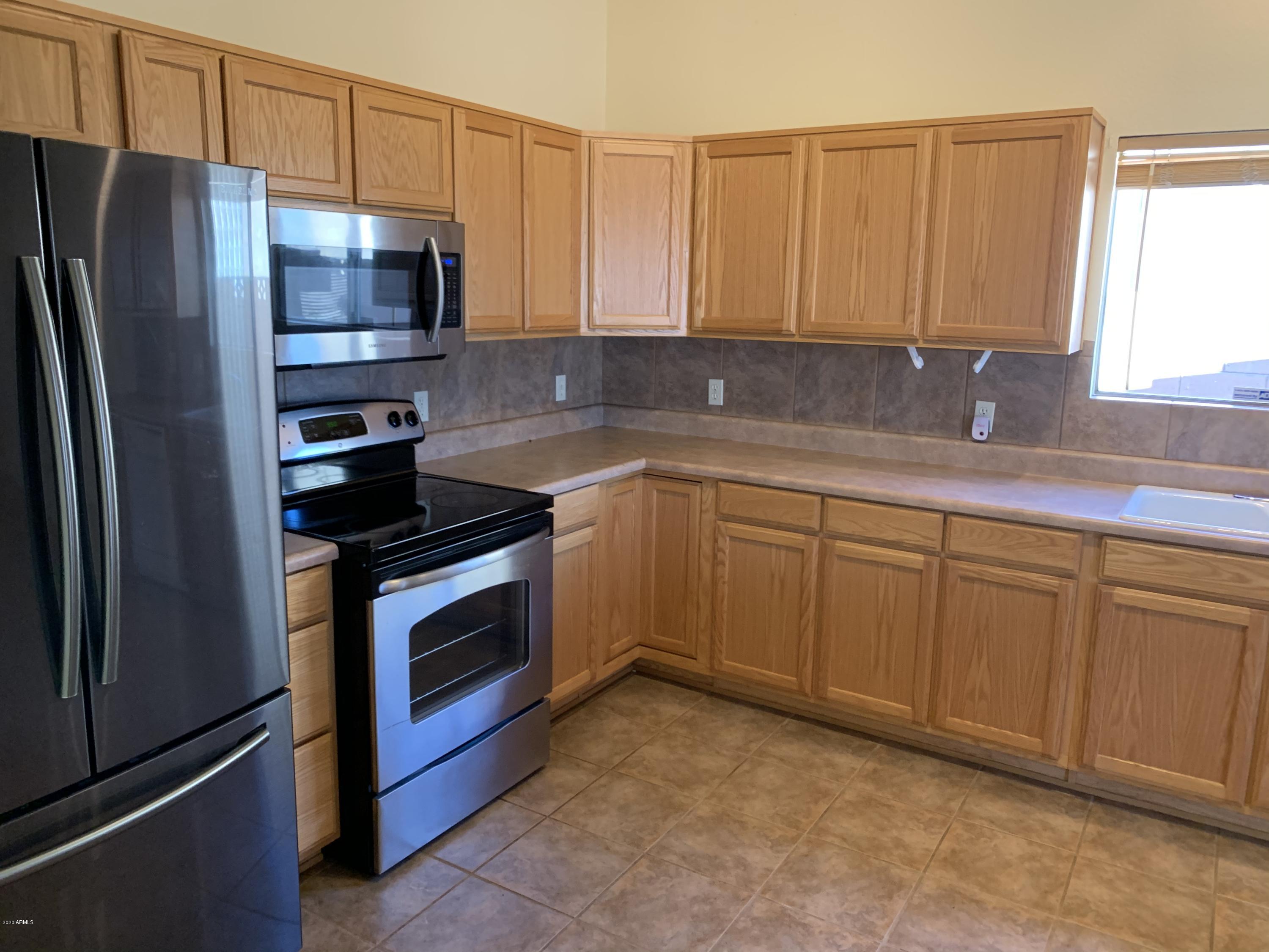 CANYON DE FLORES PHASE 2C - Residential Lease