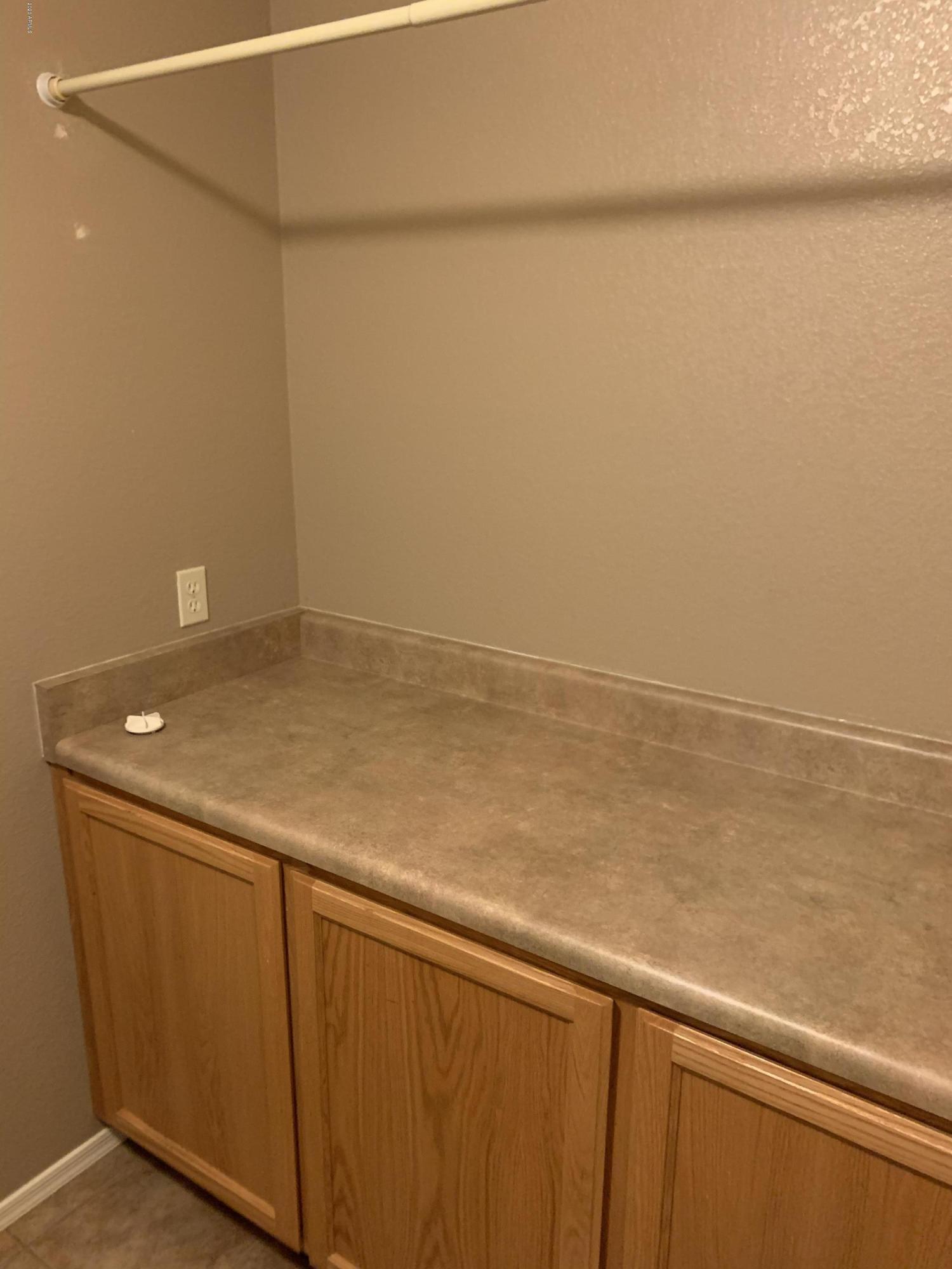 CANYON DE FLORES PHASE 2C - Residential Lease