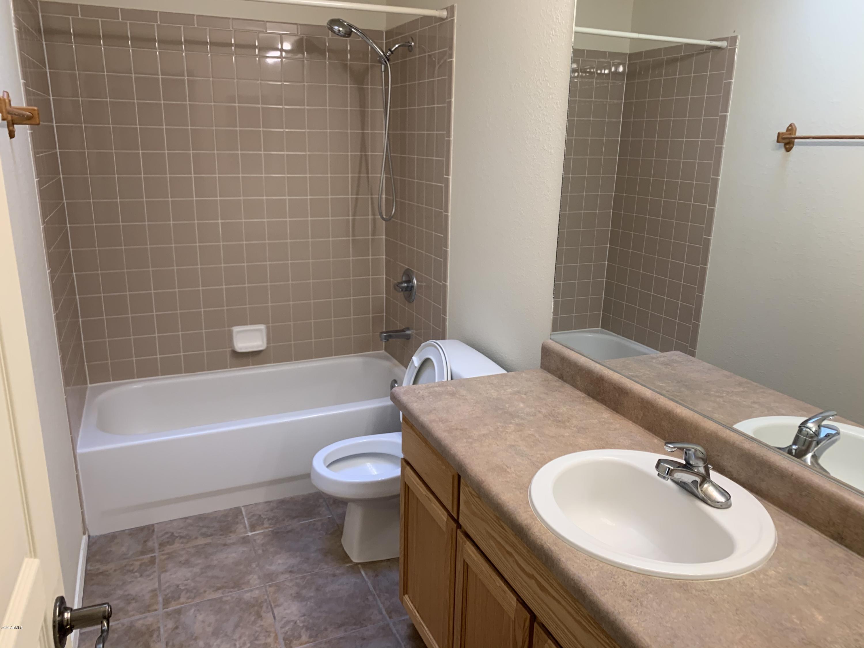 CANYON DE FLORES PHASE 2C - Residential Lease