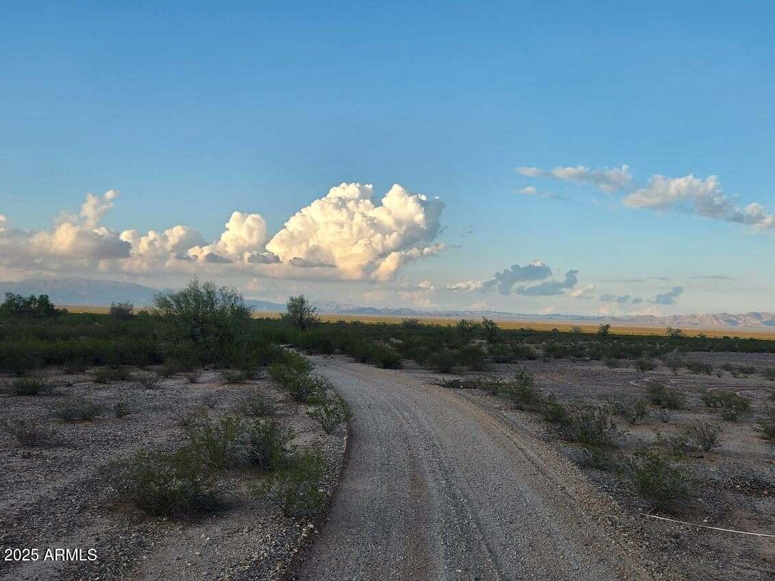 Vacant Residential Rural about 50 miles west of Buckeye - Land