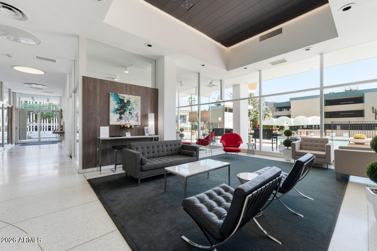 EXECUTIVE TOWERS - Residential