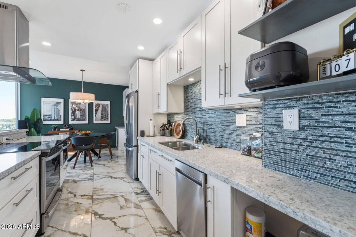 EXECUTIVE TOWERS - Residential