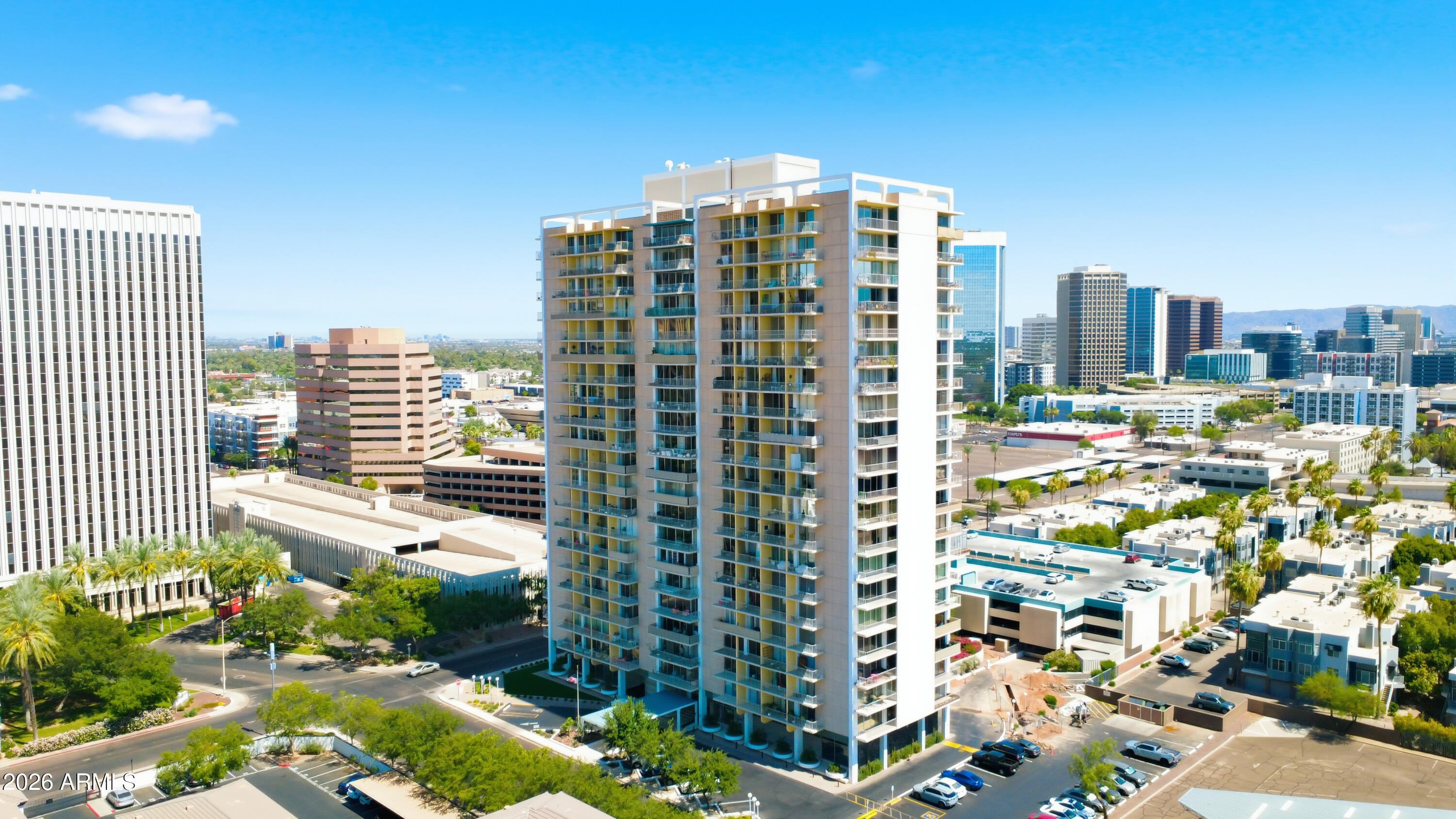 EXECUTIVE TOWERS - Residential