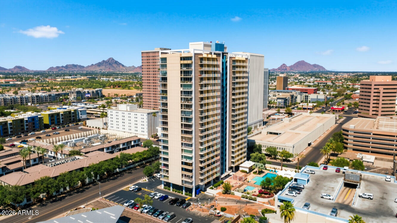 EXECUTIVE TOWERS - Residential
