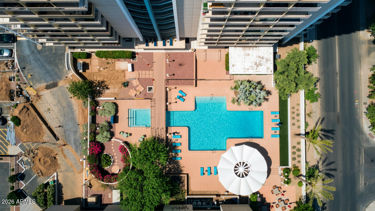 EXECUTIVE TOWERS - Residential