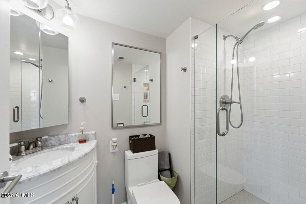 EXECUTIVE TOWERS - Residential
