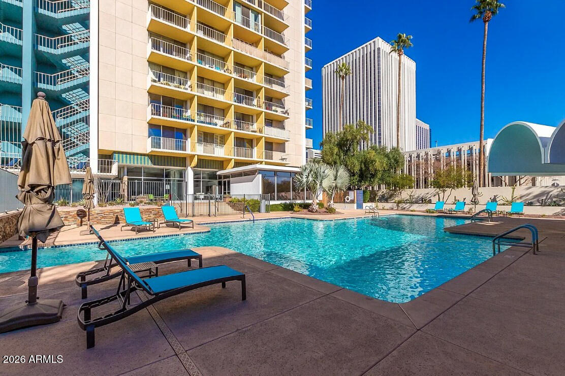 EXECUTIVE TOWERS - Residential