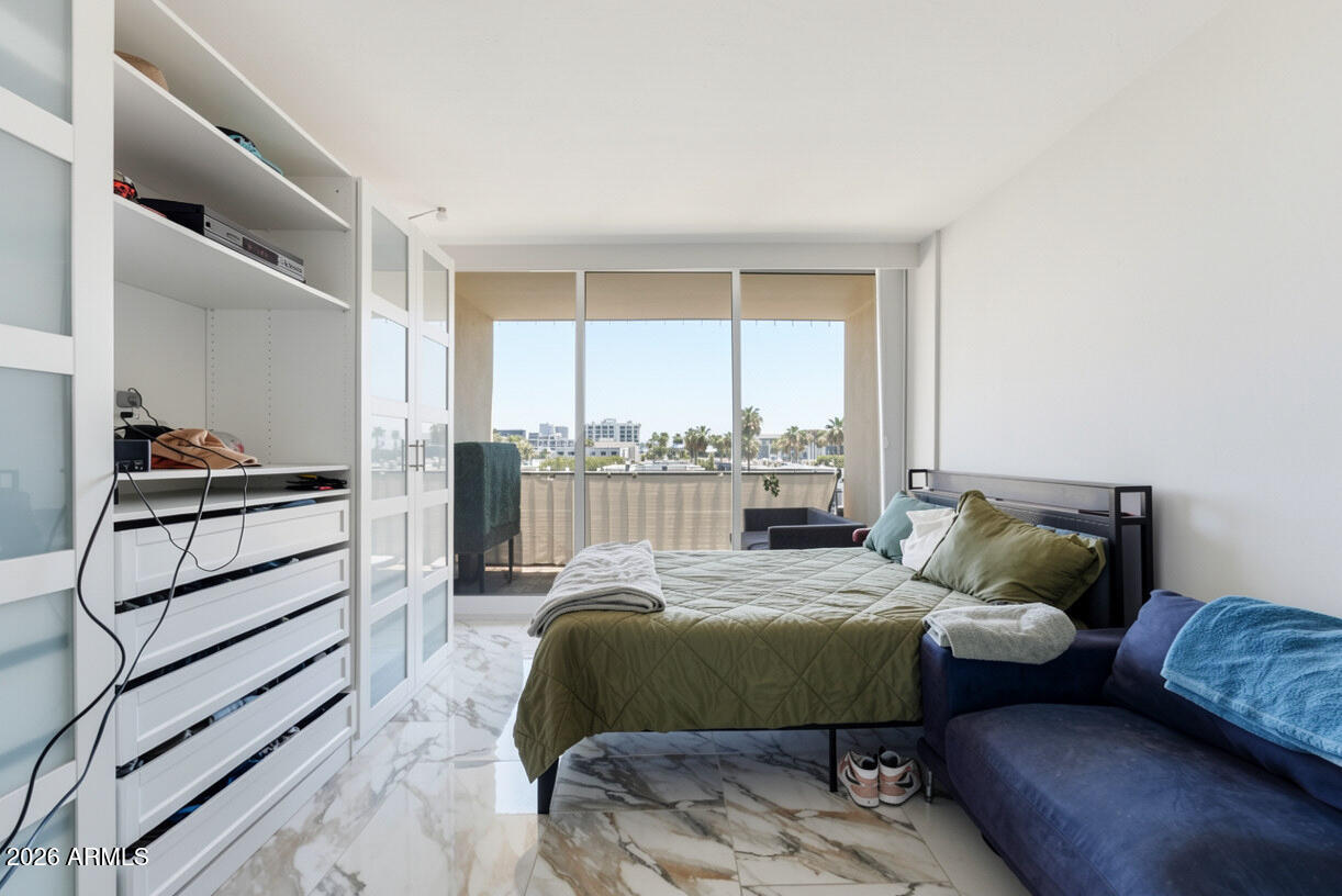 EXECUTIVE TOWERS - Residential