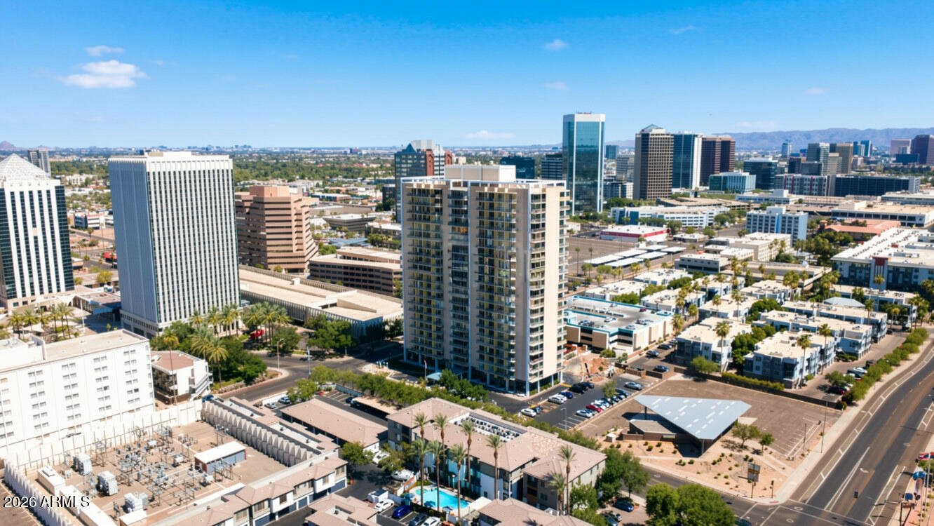 EXECUTIVE TOWERS - Residential