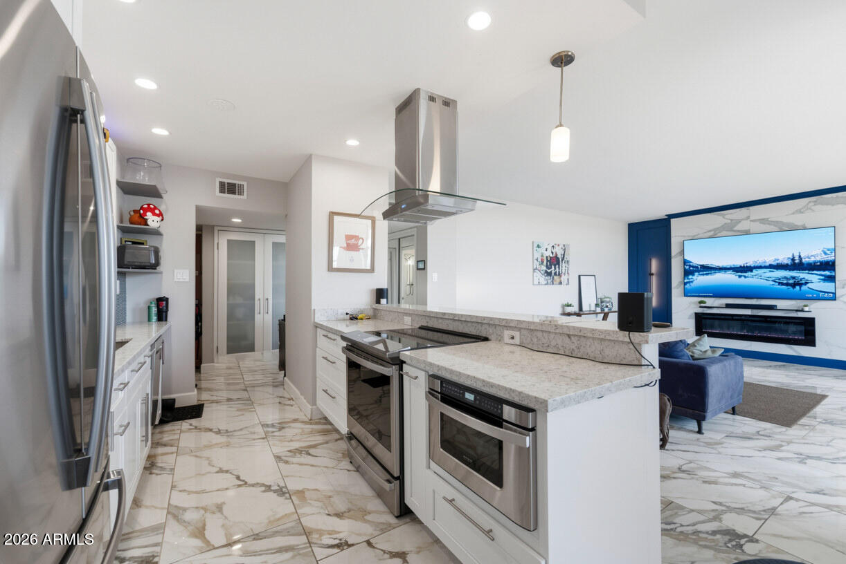 EXECUTIVE TOWERS - Residential