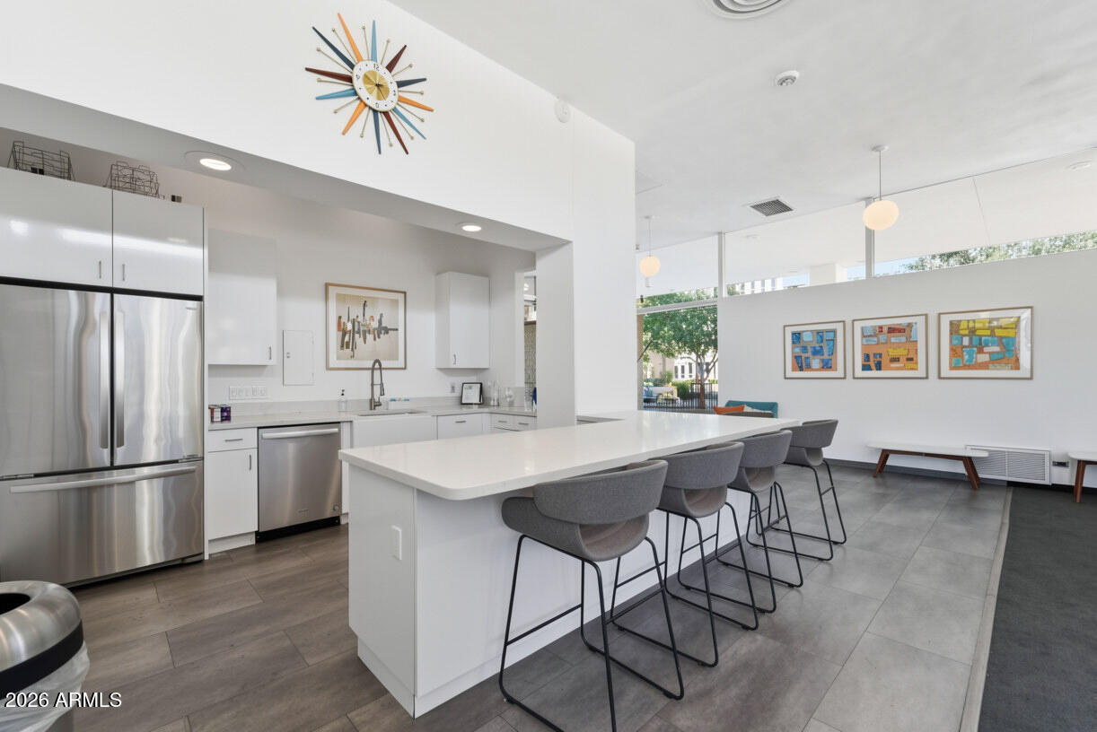 EXECUTIVE TOWERS - Residential
