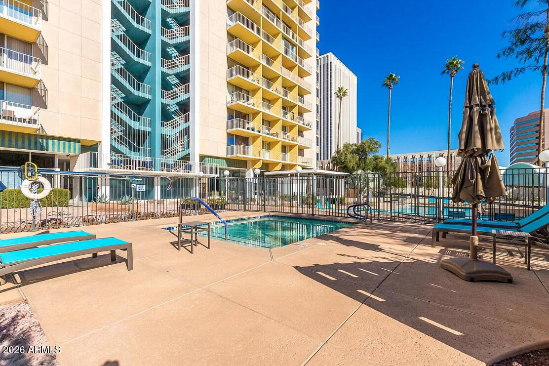EXECUTIVE TOWERS - Residential