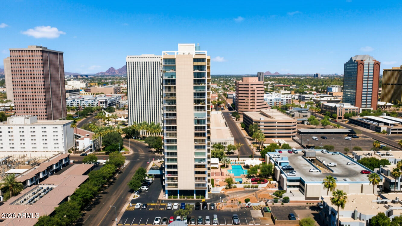EXECUTIVE TOWERS - Residential