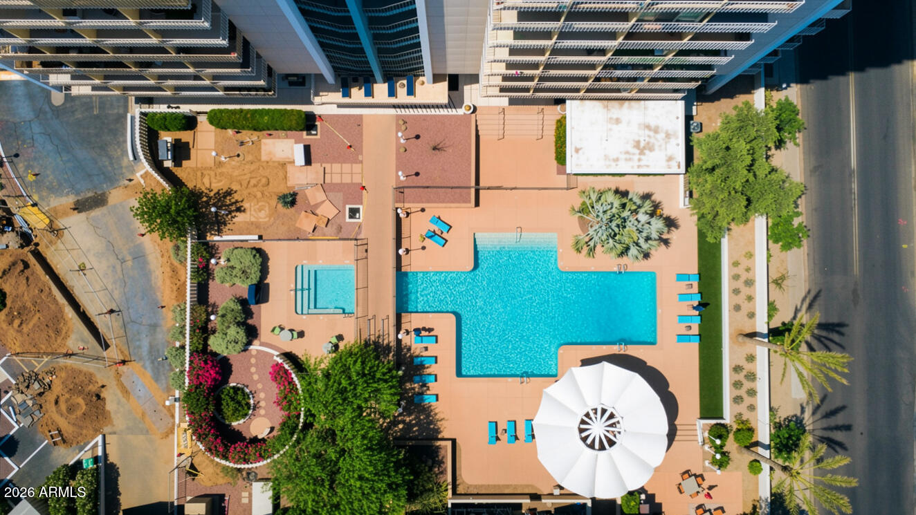 EXECUTIVE TOWERS - Residential