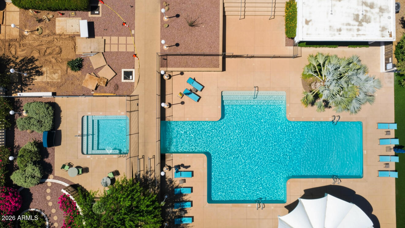 EXECUTIVE TOWERS - Residential