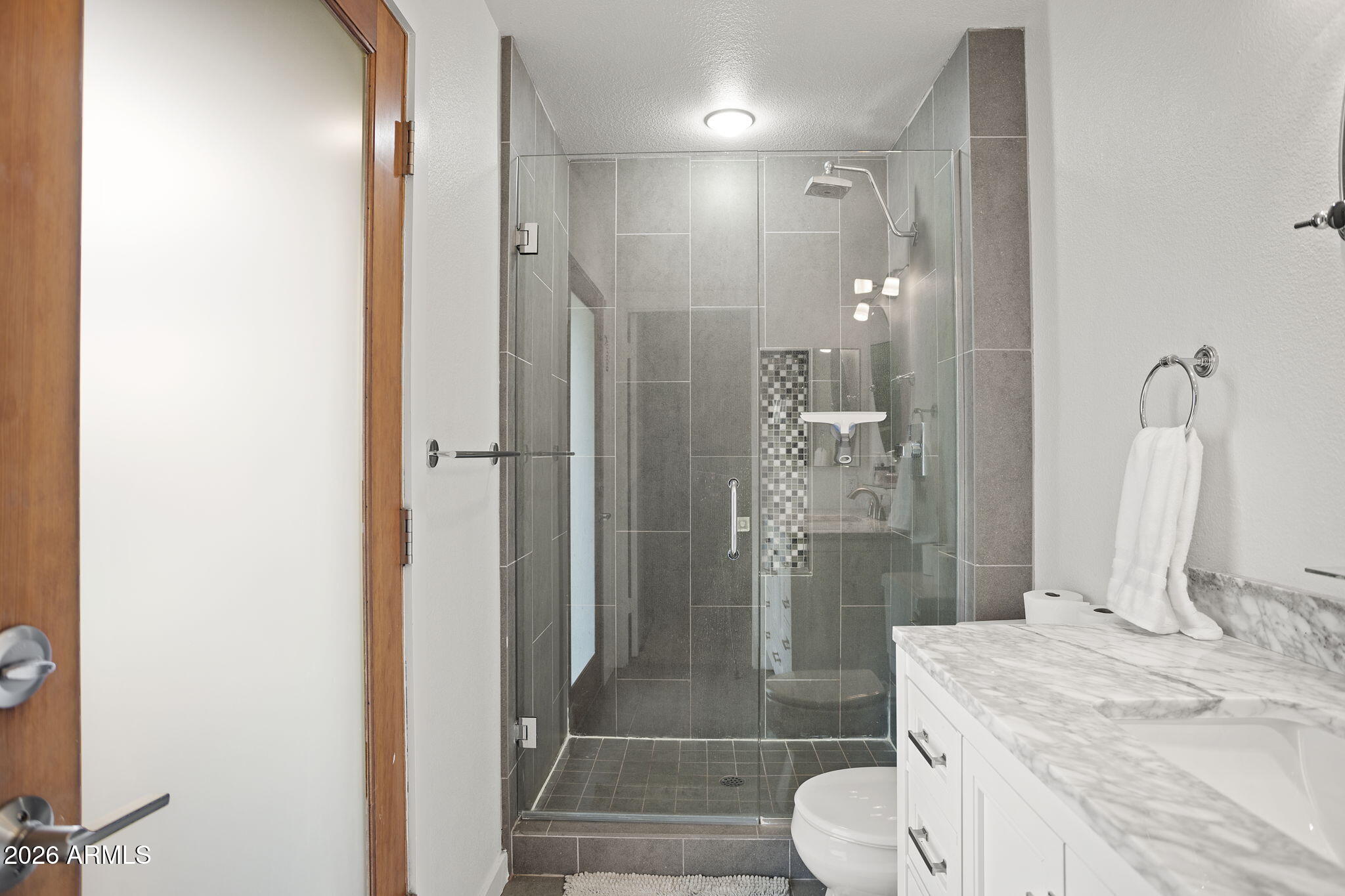 MELROSE PARADISE UNIT 6 - Residential Lease