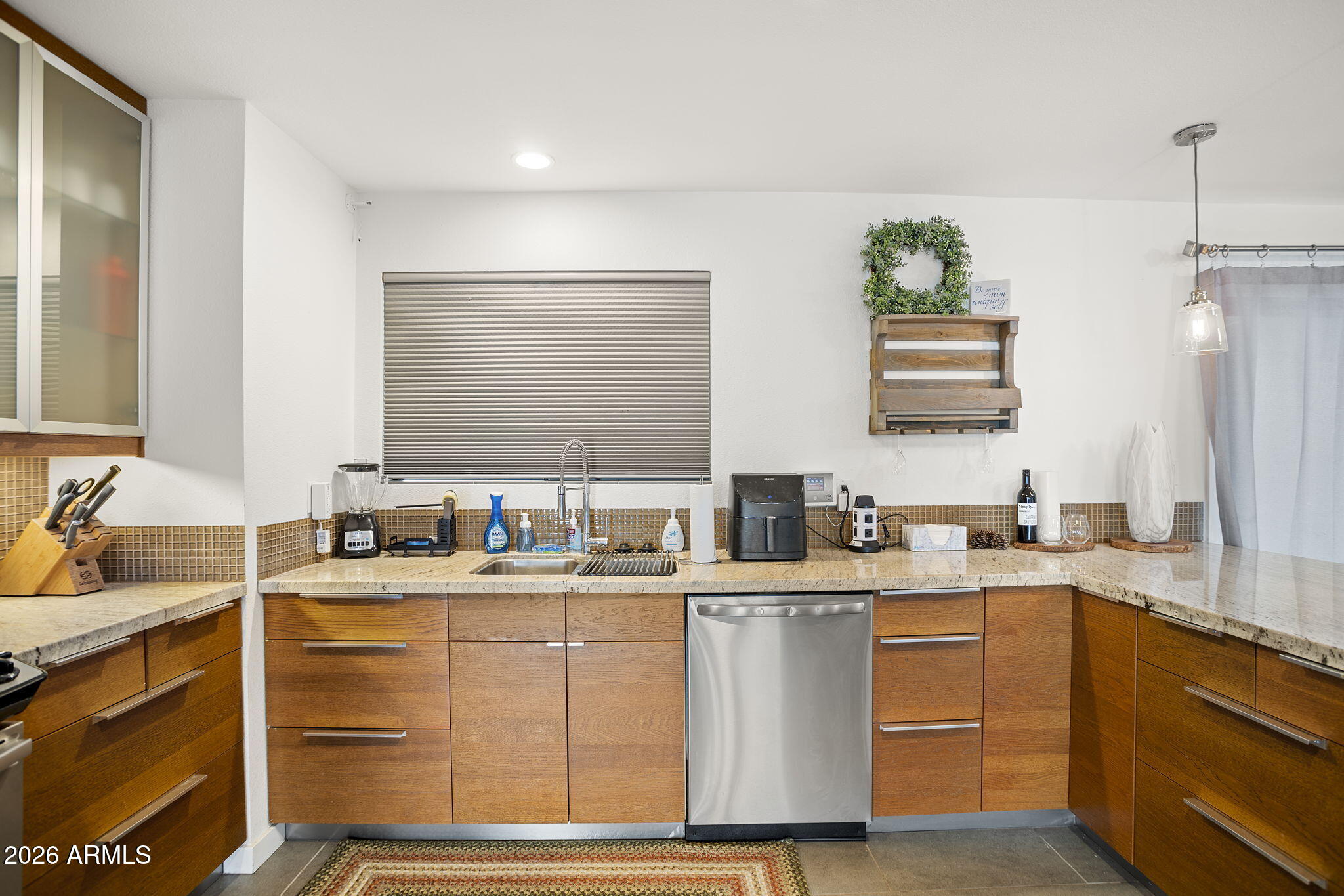 MELROSE PARADISE UNIT 6 - Residential Lease